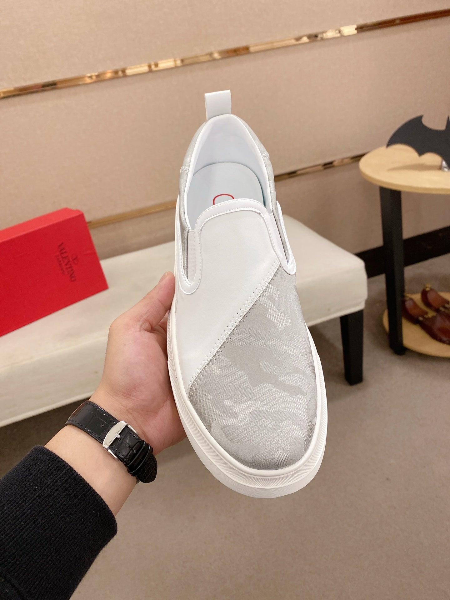 LuxluxHouse Best Quality Shoes Valentino