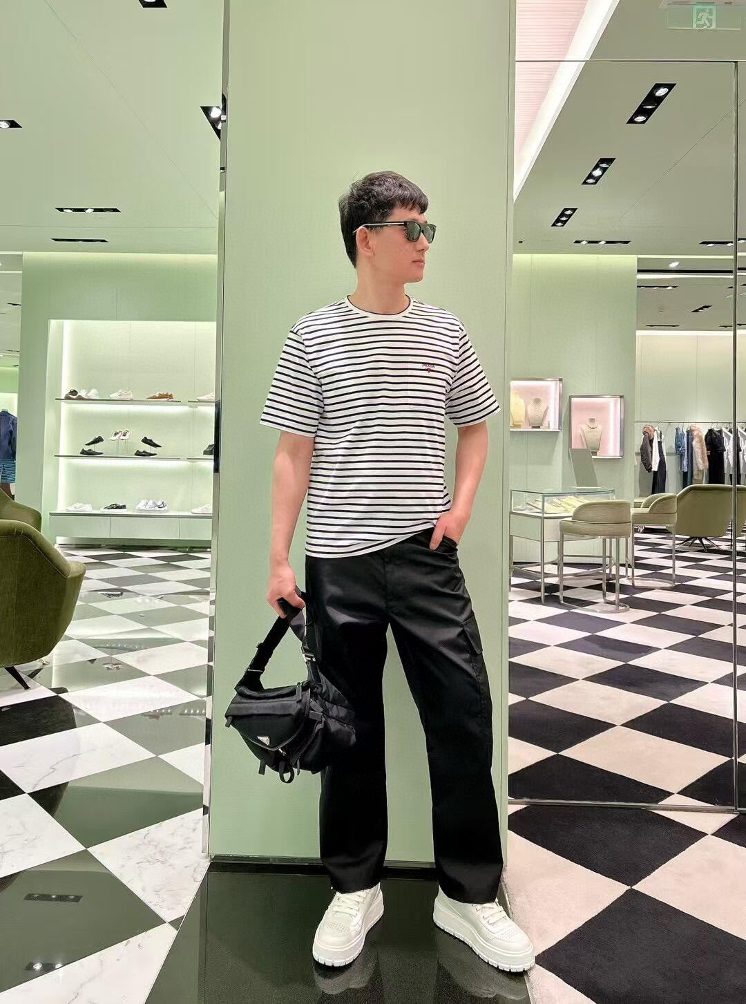 LuxluxHouse Best Quality Clothes T-shirt Prada