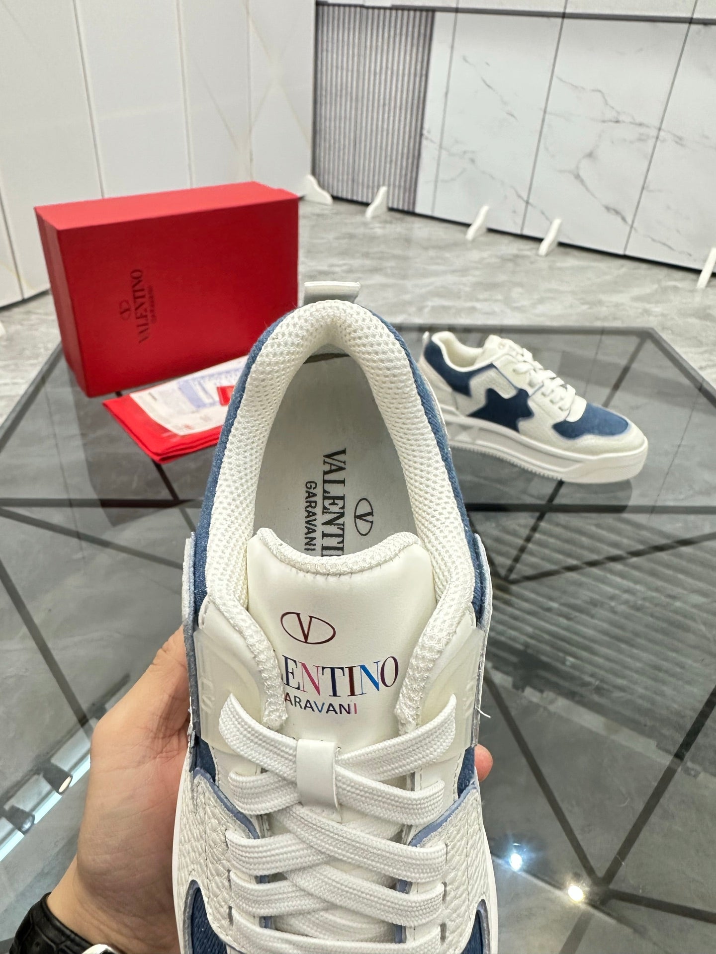 LuxluxHouse Best Quality Shoes Valentino