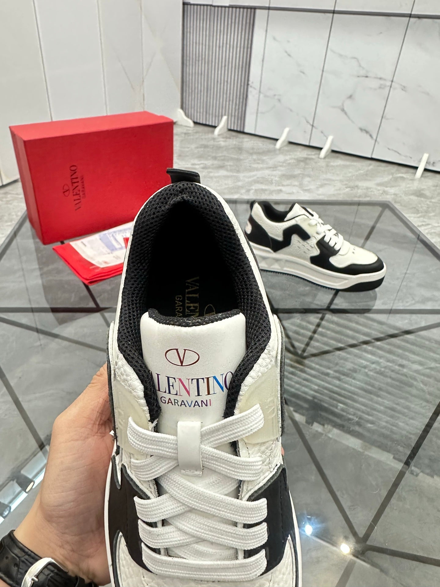 LuxluxHouse Best Quality Shoes Valentino