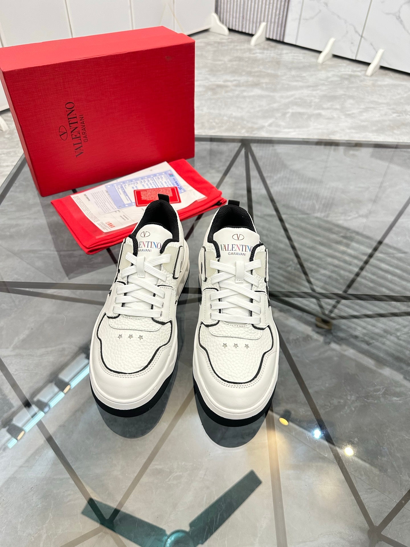 LuxluxHouse Best Quality Shoes Valentino