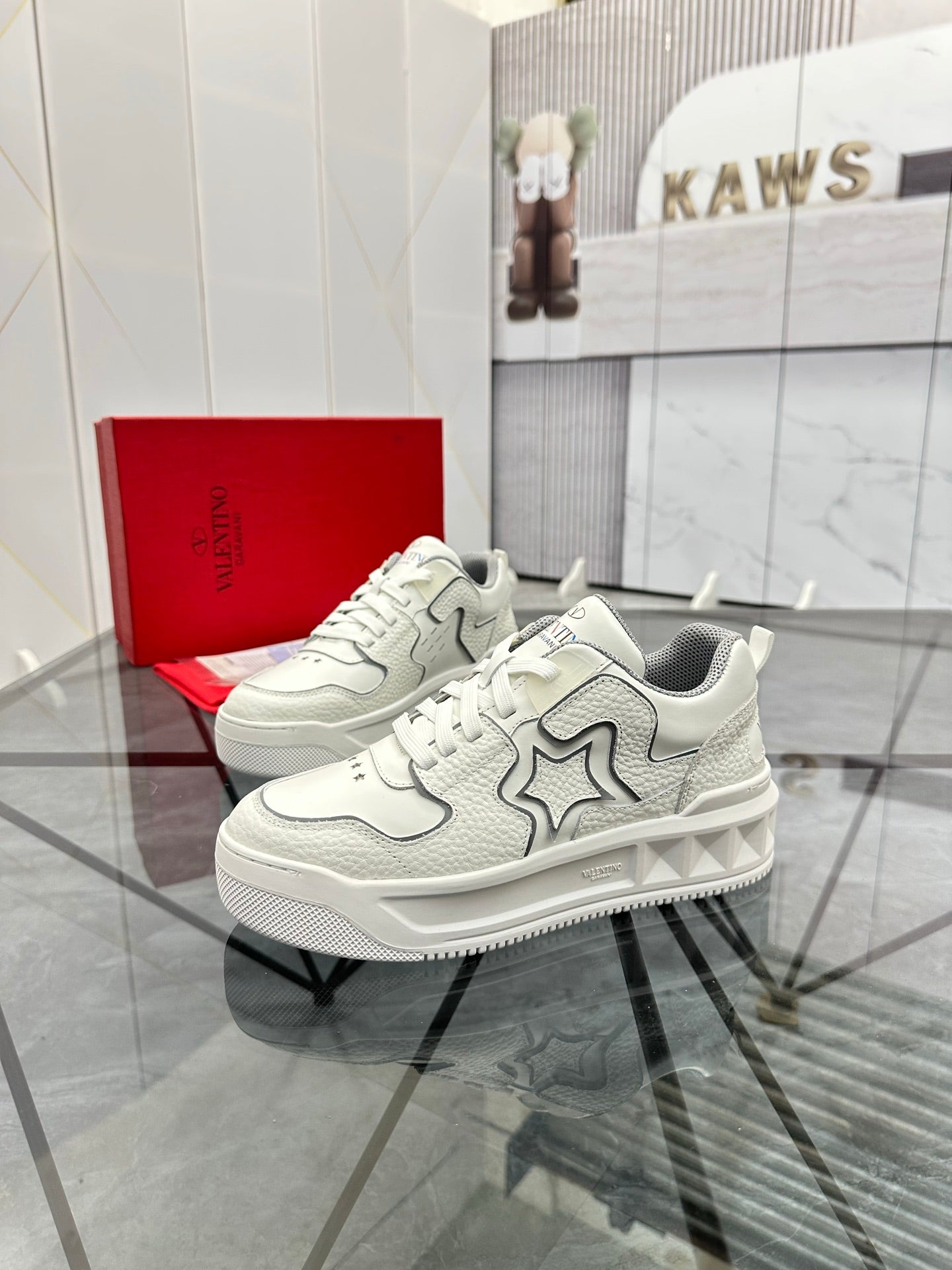 LuxluxHouse Best Quality Shoes Valentino