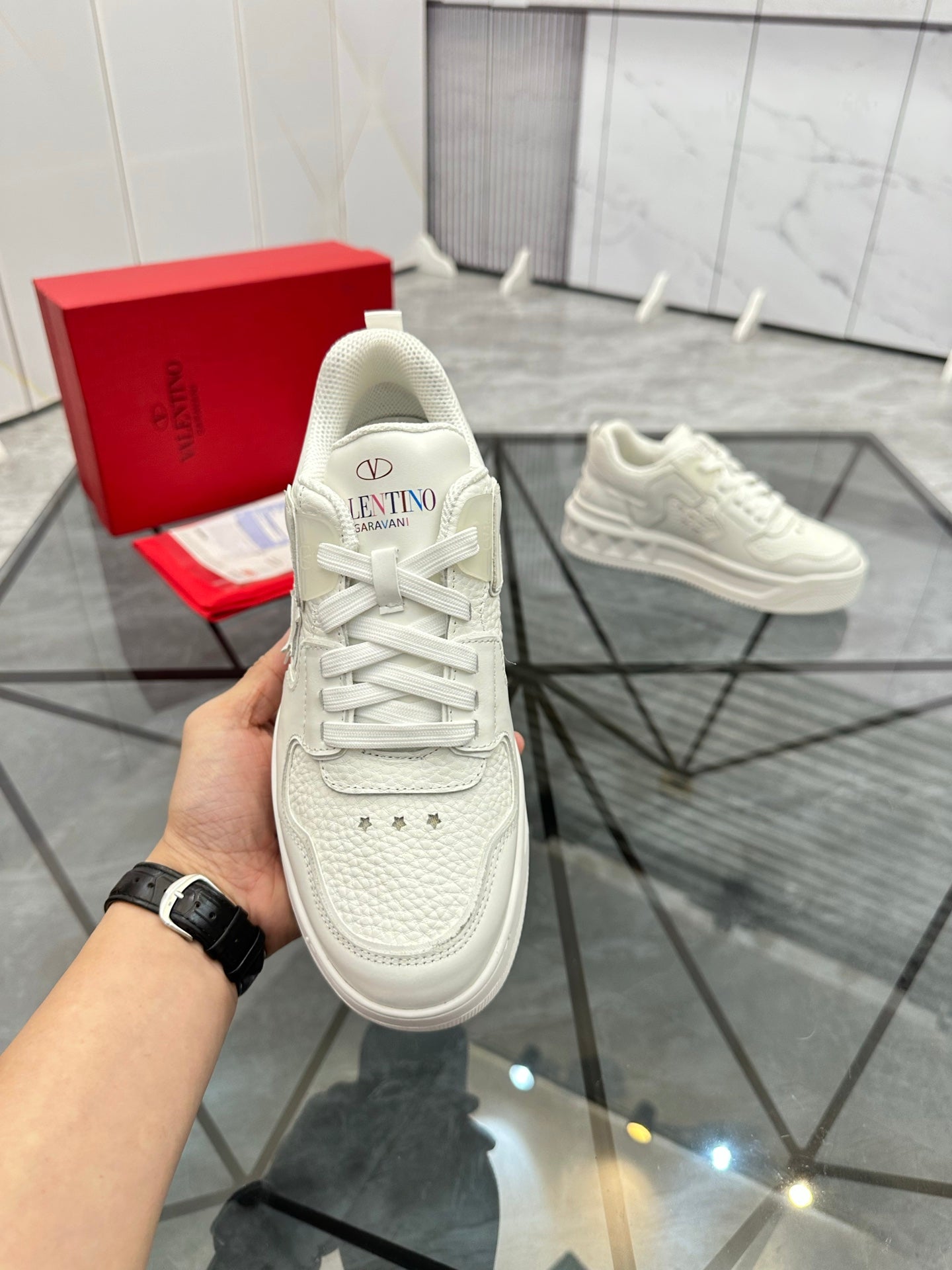 LuxluxHouse Best Quality Shoes Valentino