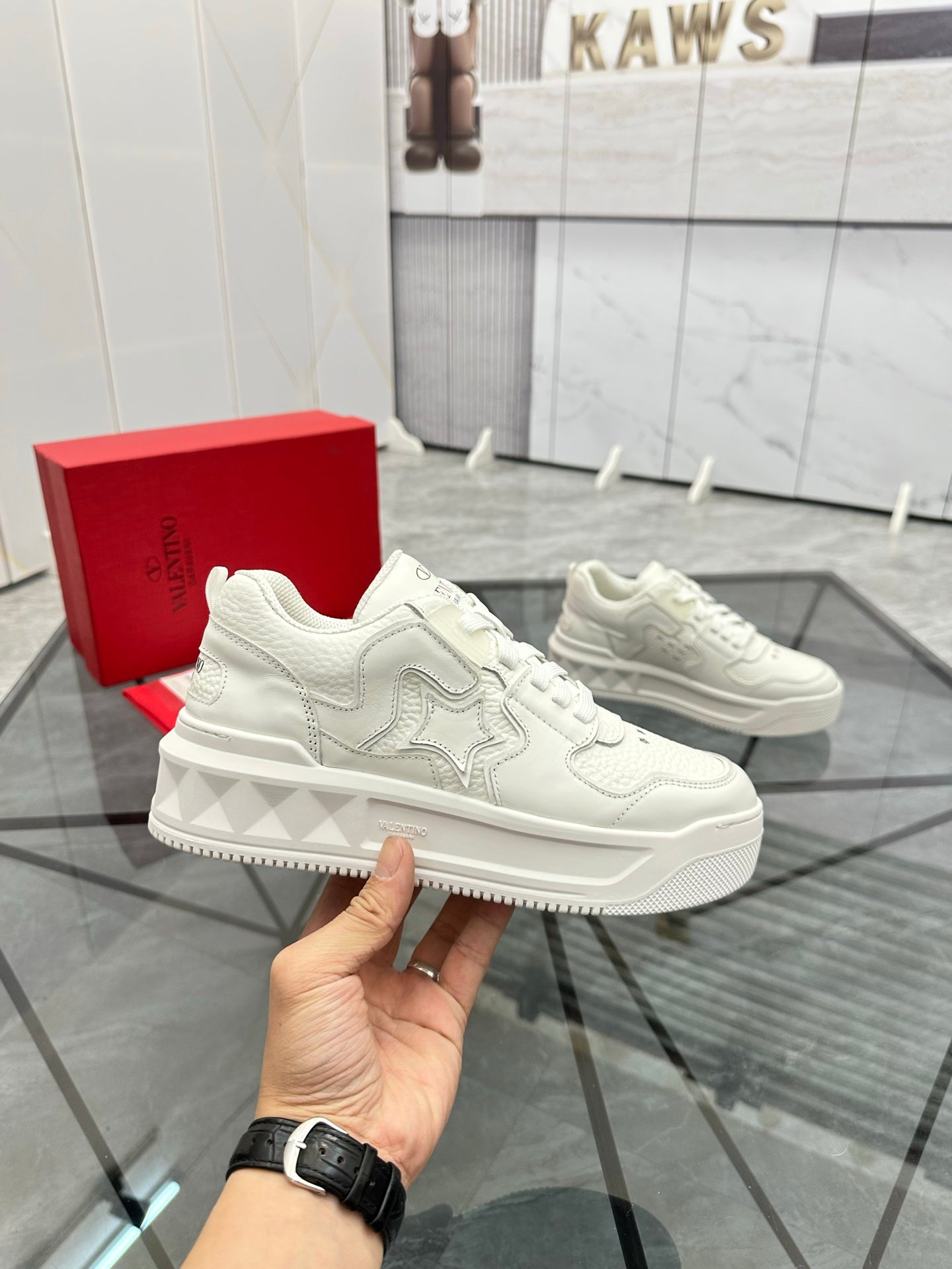 LuxluxHouse Best Quality Shoes Valentino