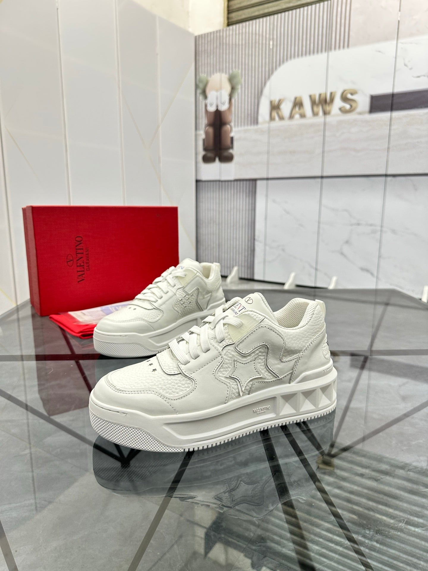 LuxluxHouse Best Quality Shoes Valentino