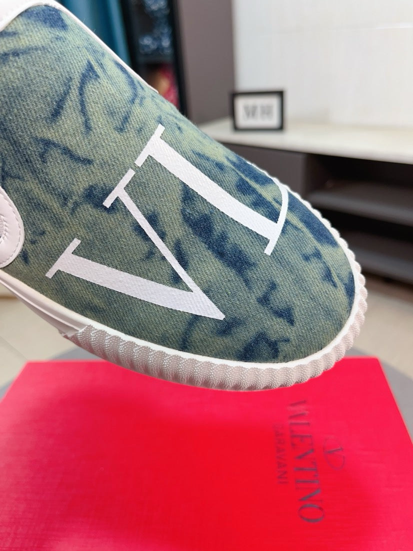 LuxluxHouse Best Quality Shoes Valentino