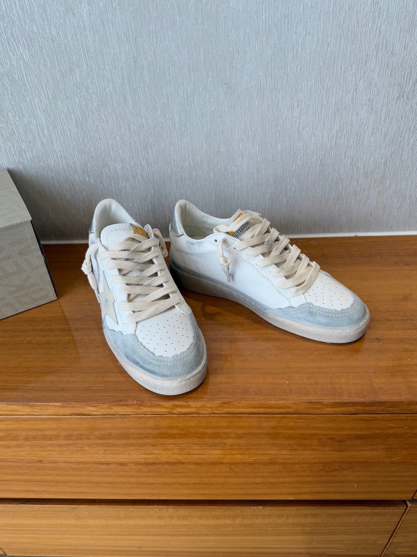 LuxluxHouse Best Quality Shoes Golden Goose
