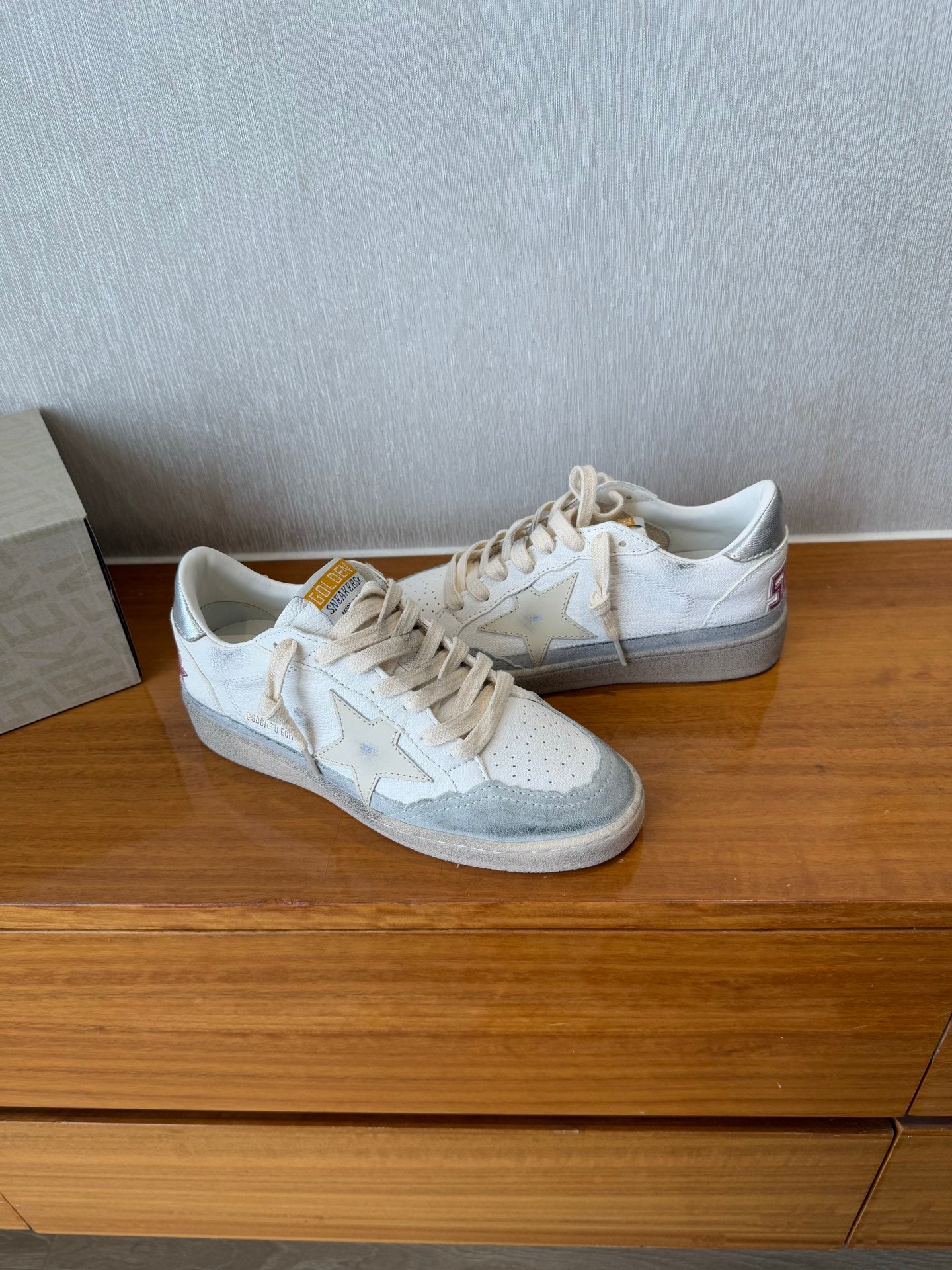 LuxluxHouse Best Quality Shoes Golden Goose