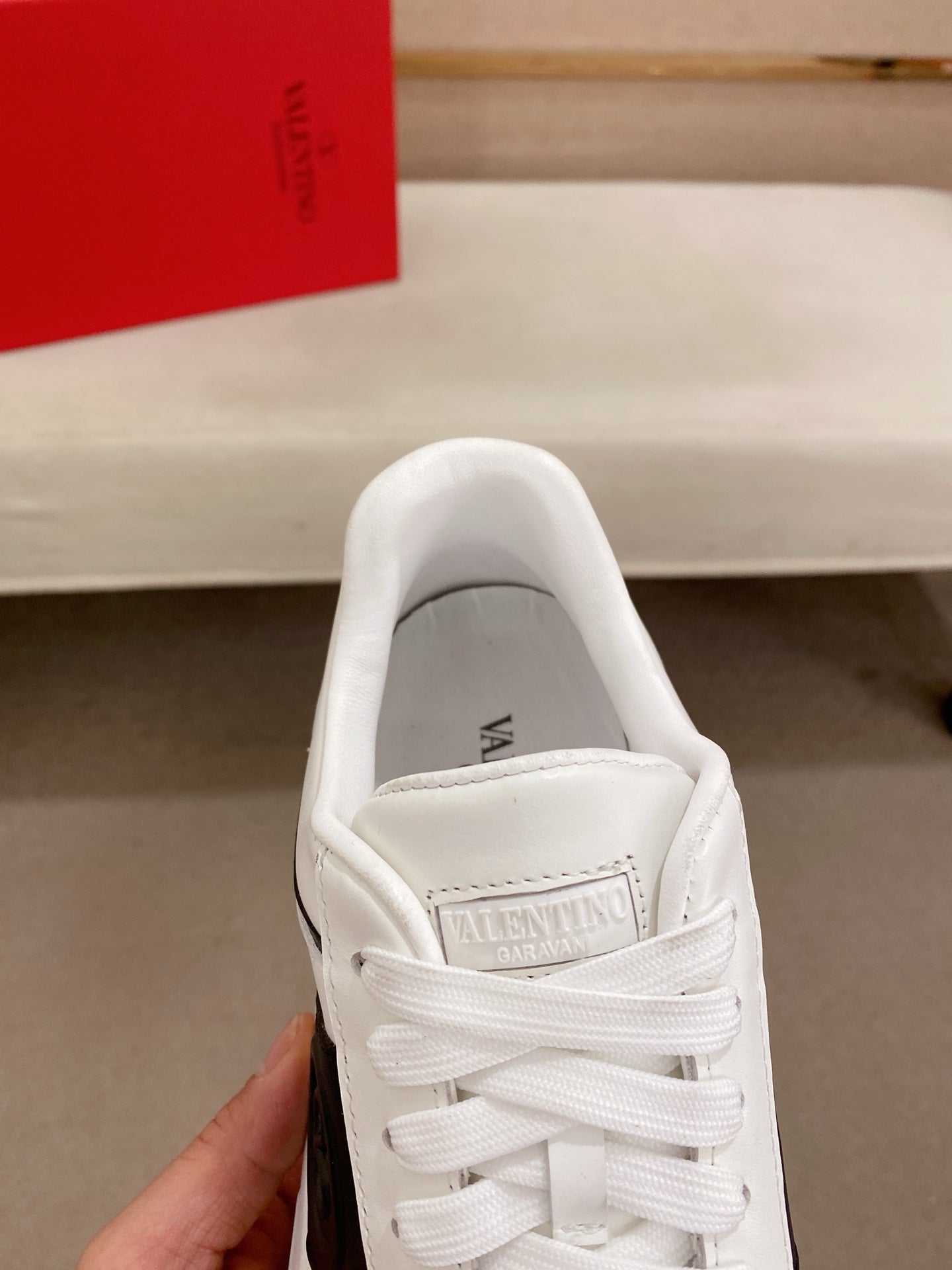 LuxluxHouse Best Quality Shoes Valentino