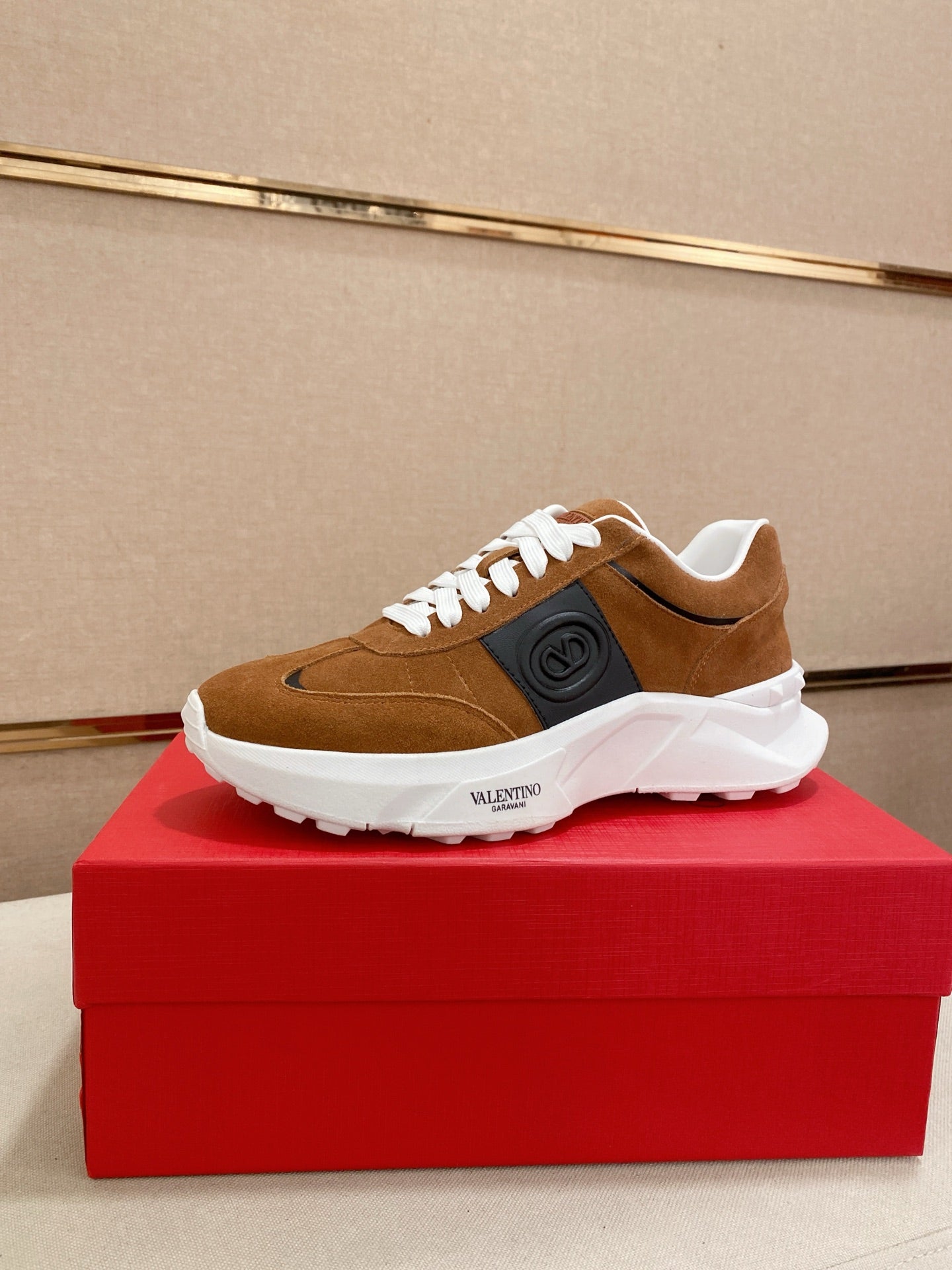 LuxluxHouse Best Quality Shoes Valentino