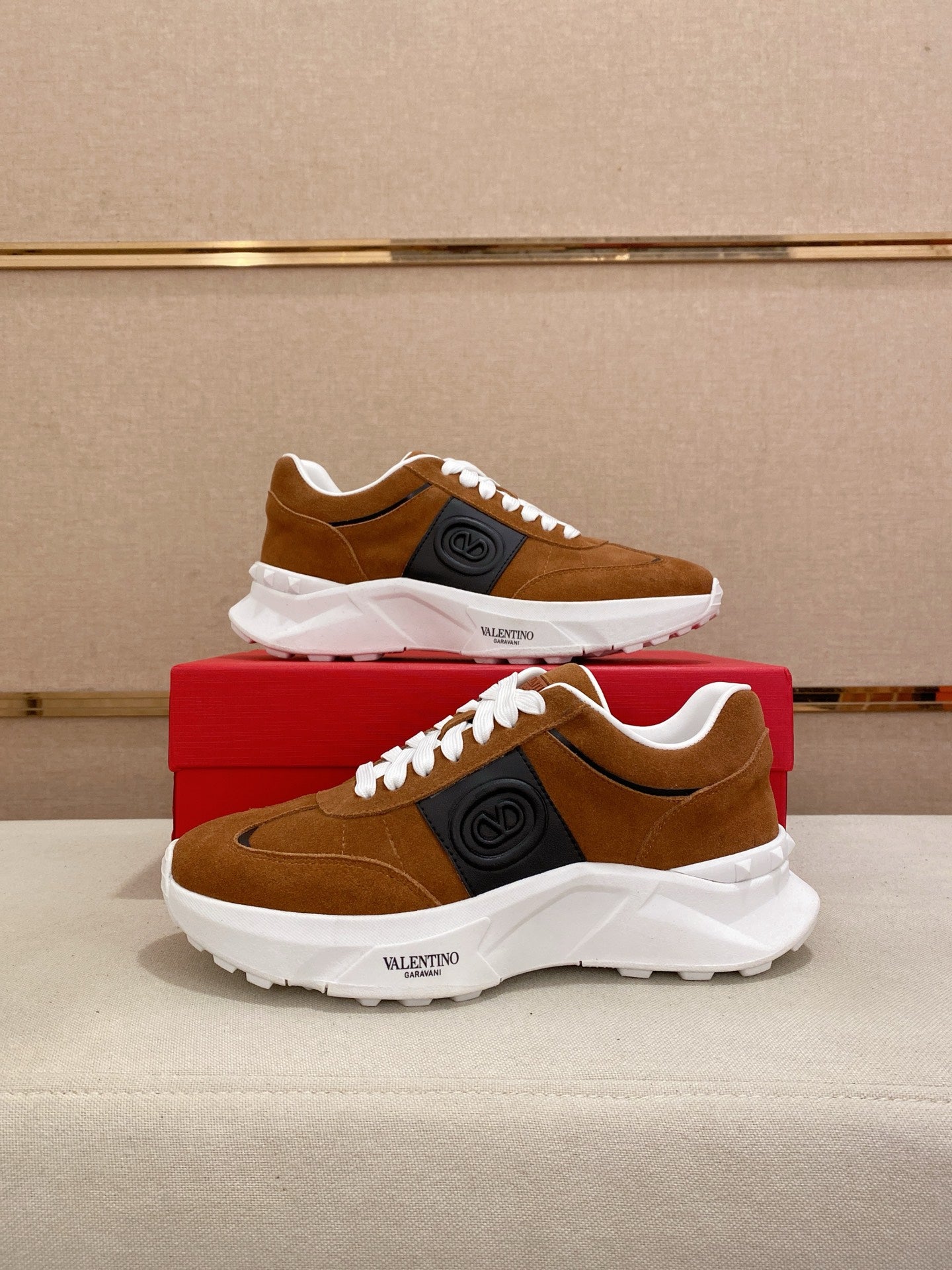 LuxluxHouse Best Quality Shoes Valentino