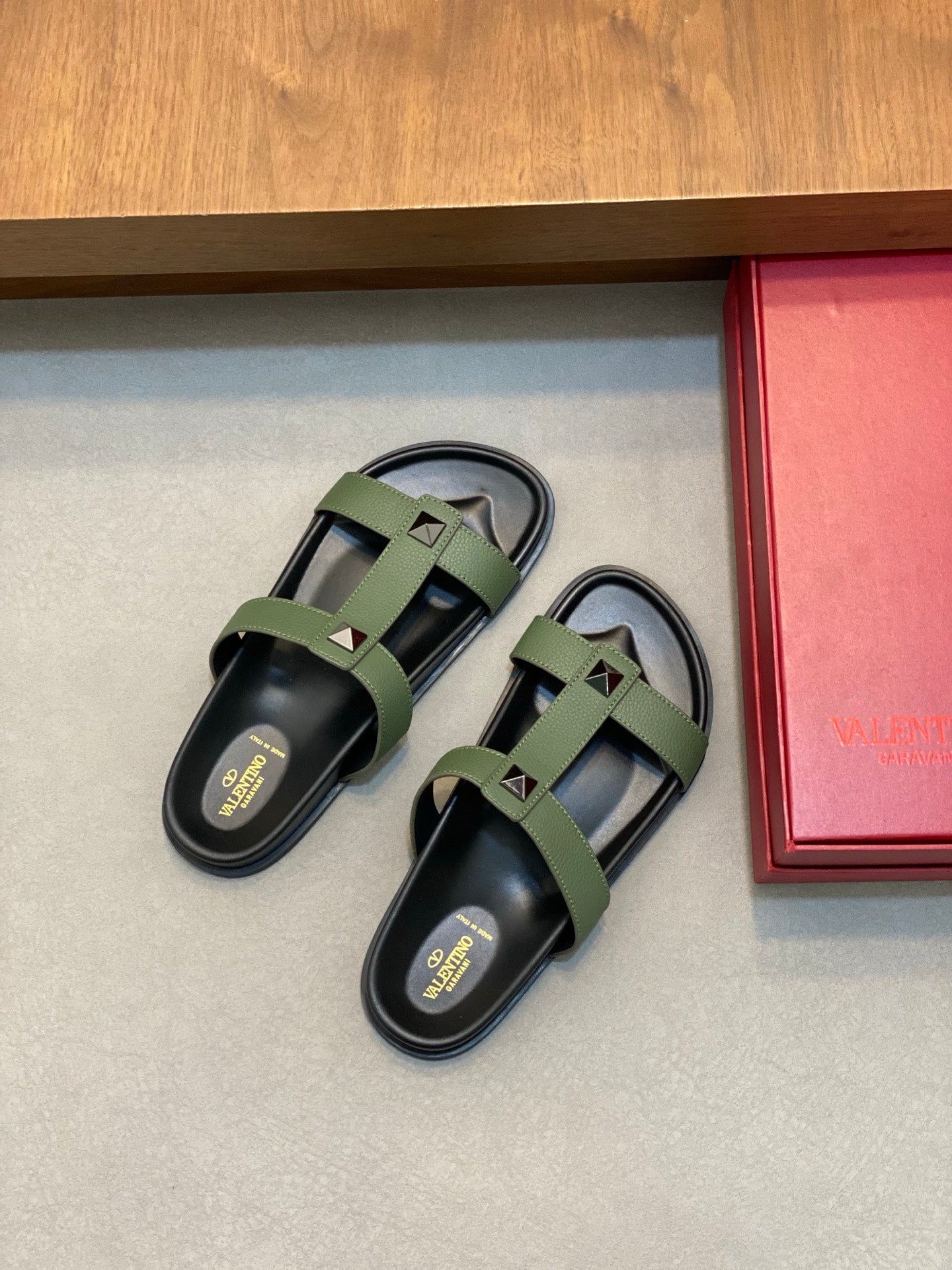 LuxluxHouse Best Quality Sandals Valentino