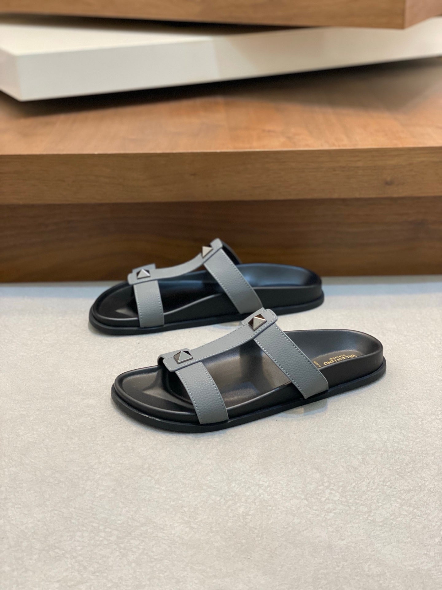 LuxluxHouse Best Quality Sandals Valentino