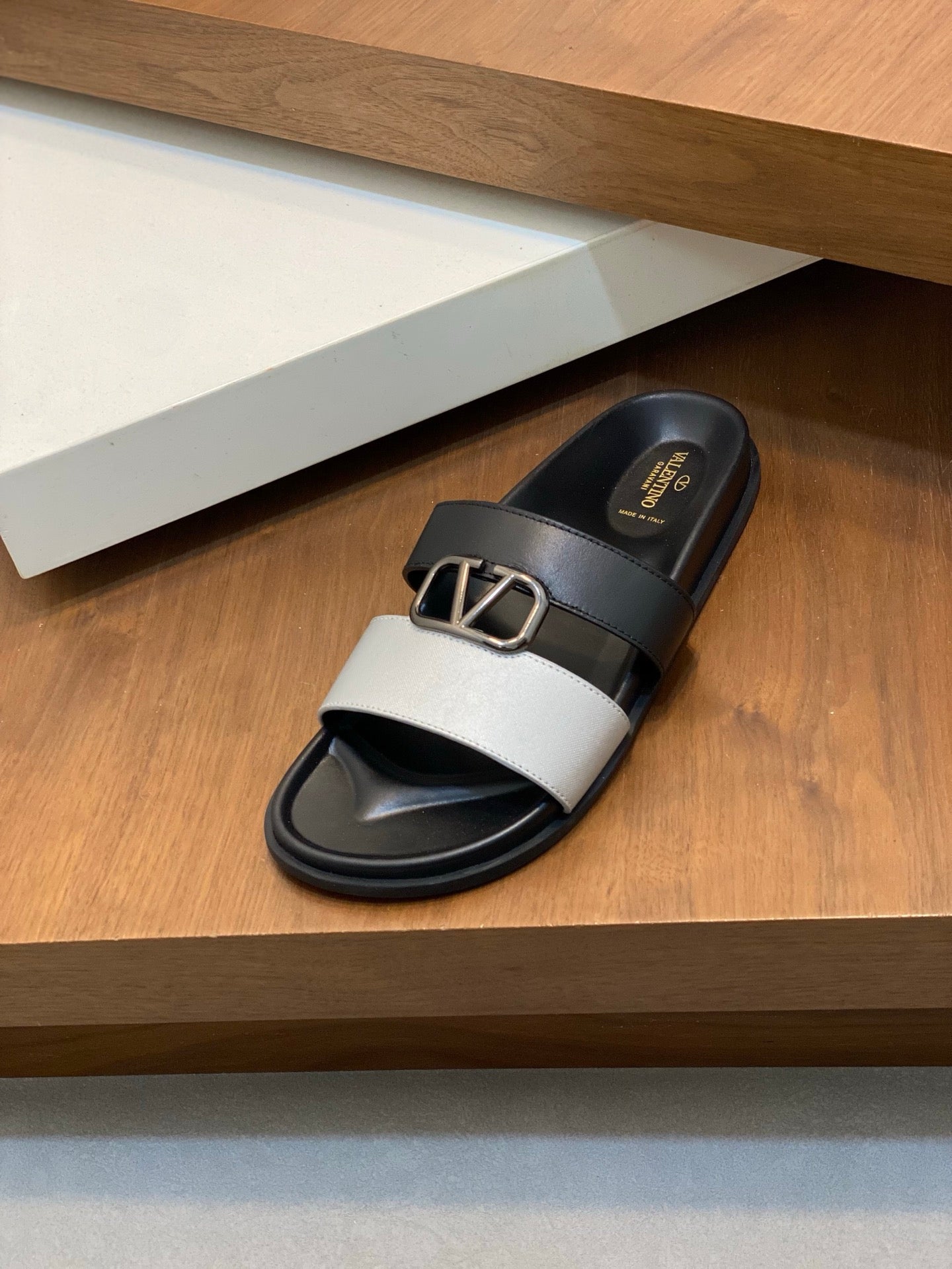 LuxluxHouse Best Quality Sandals Valentino