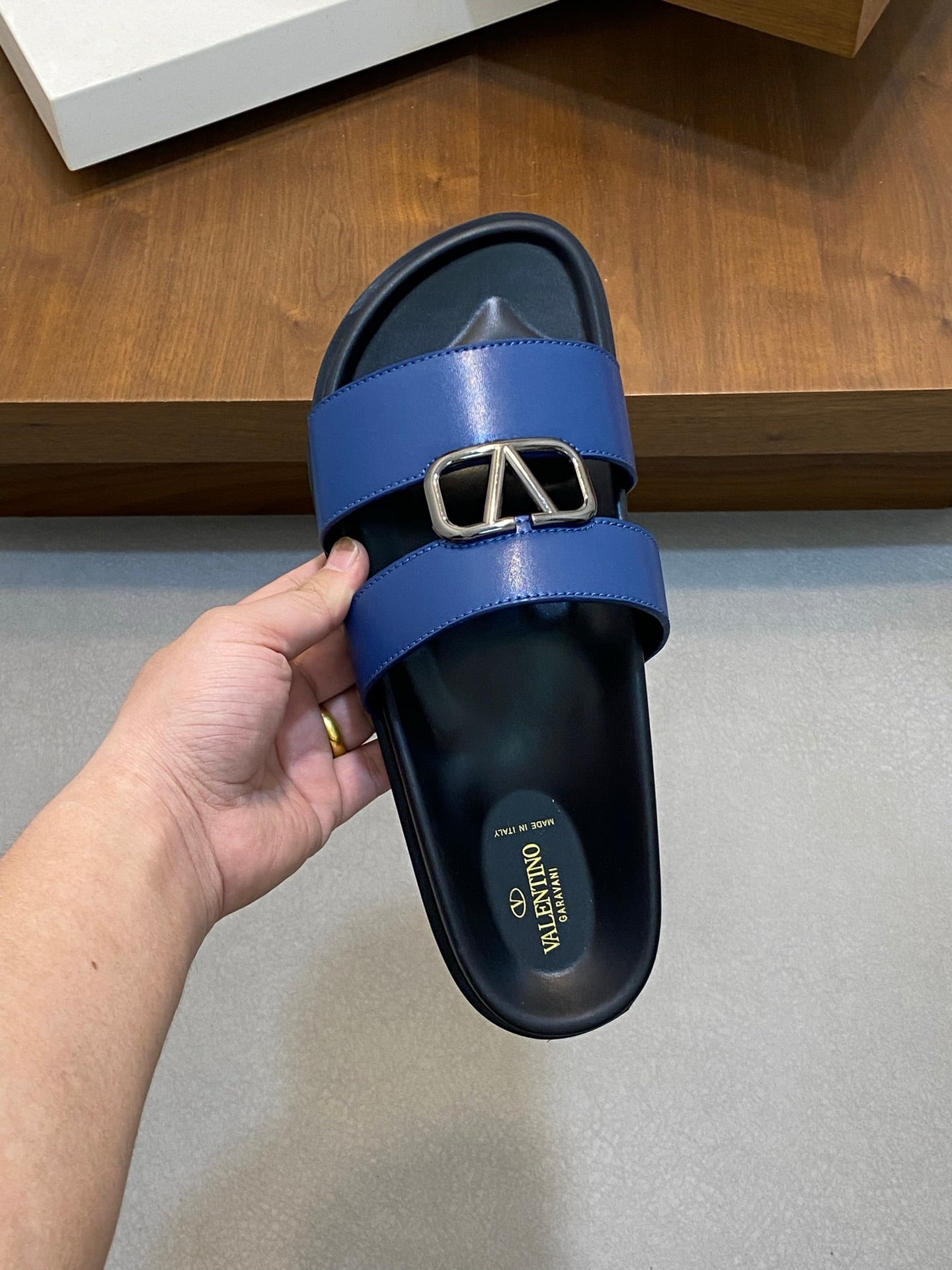 LuxluxHouse Best Quality Sandals Valentino
