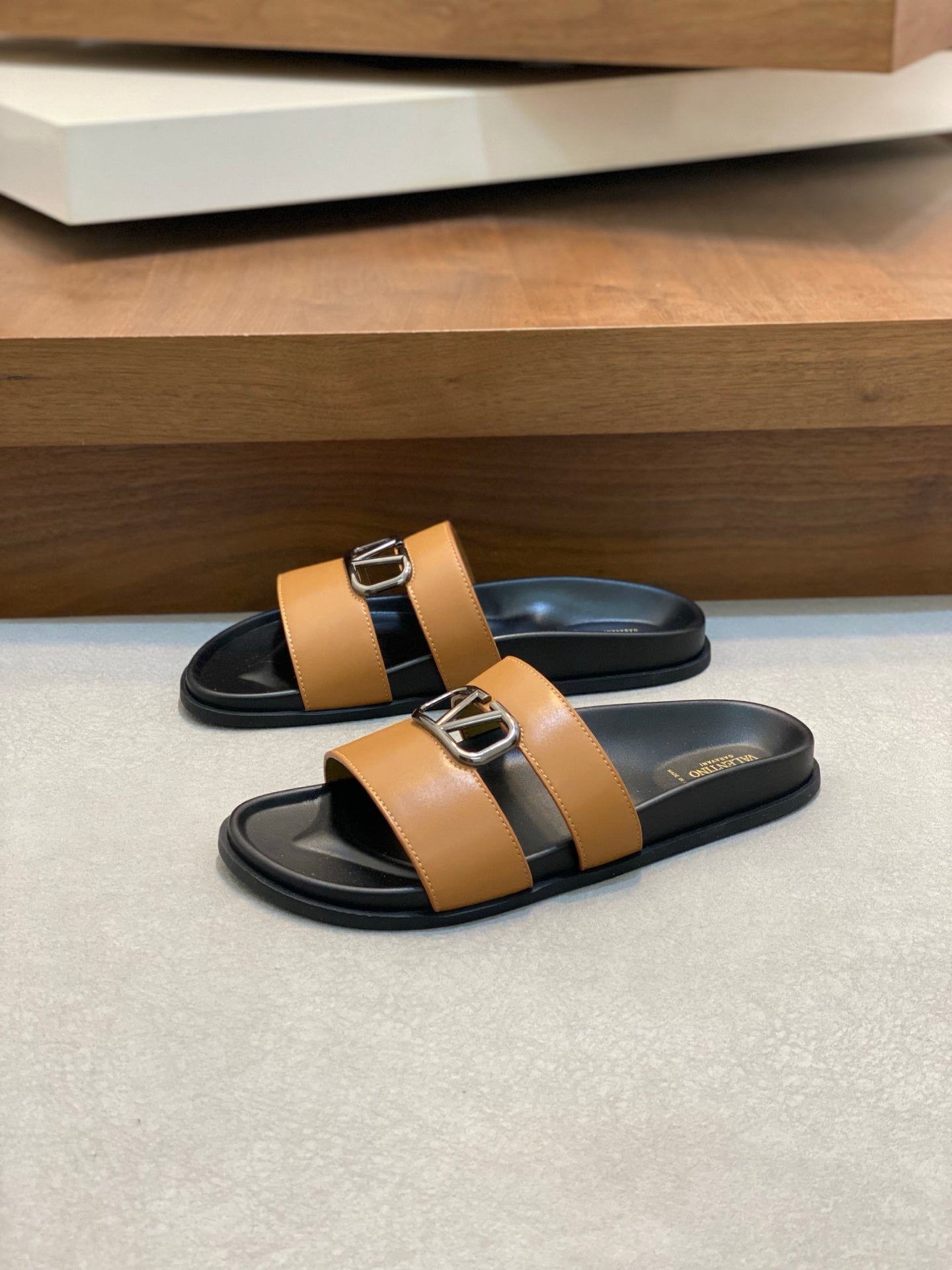 LuxluxHouse Best Quality Sandals Valentino