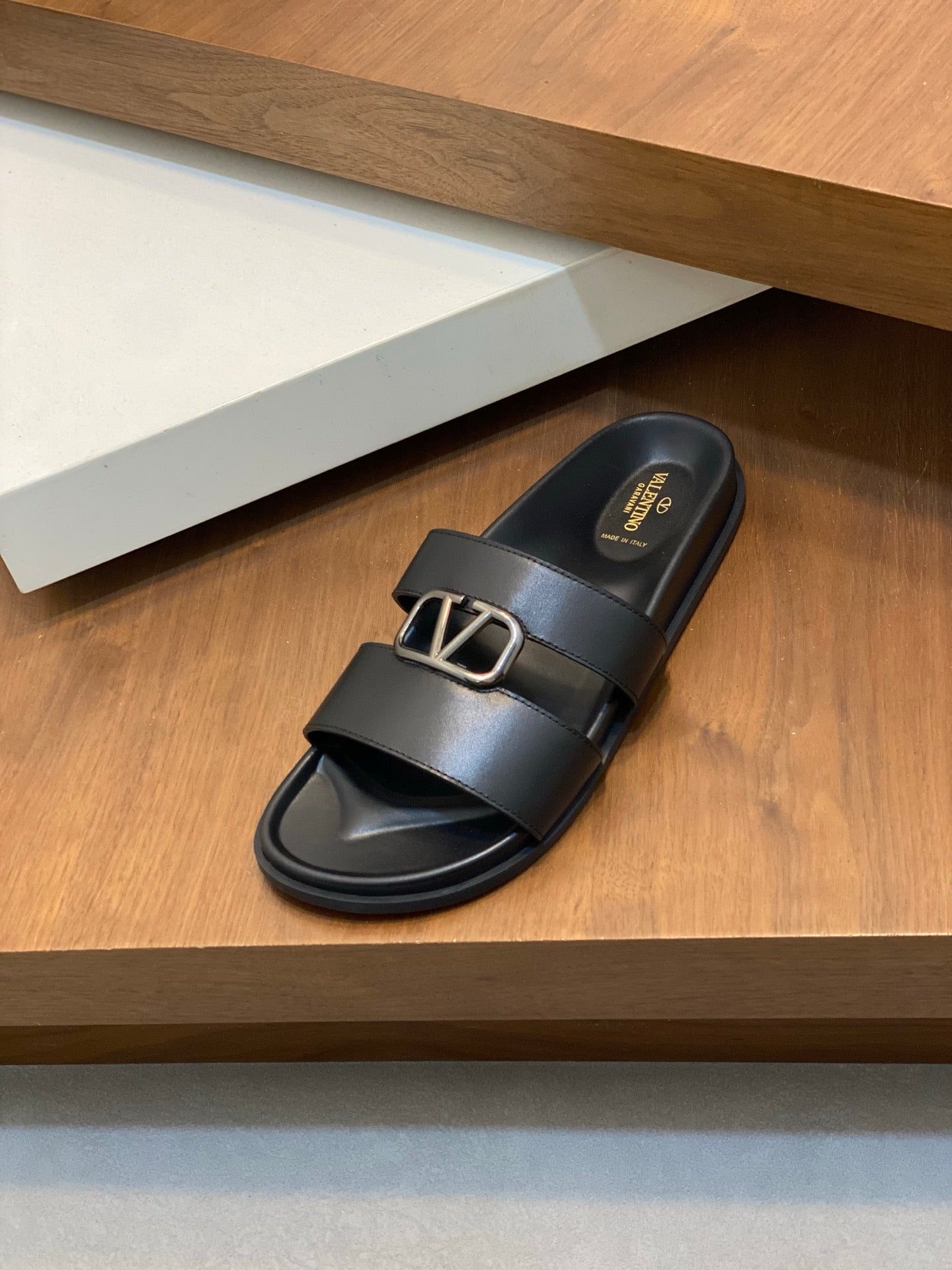 LuxluxHouse Best Quality Sandals Valentino