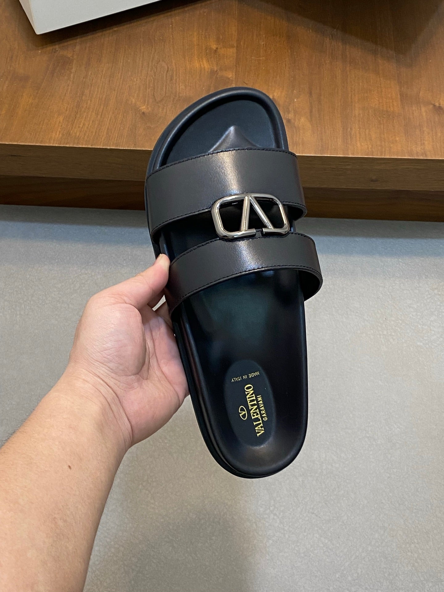 LuxluxHouse Best Quality Sandals Valentino
