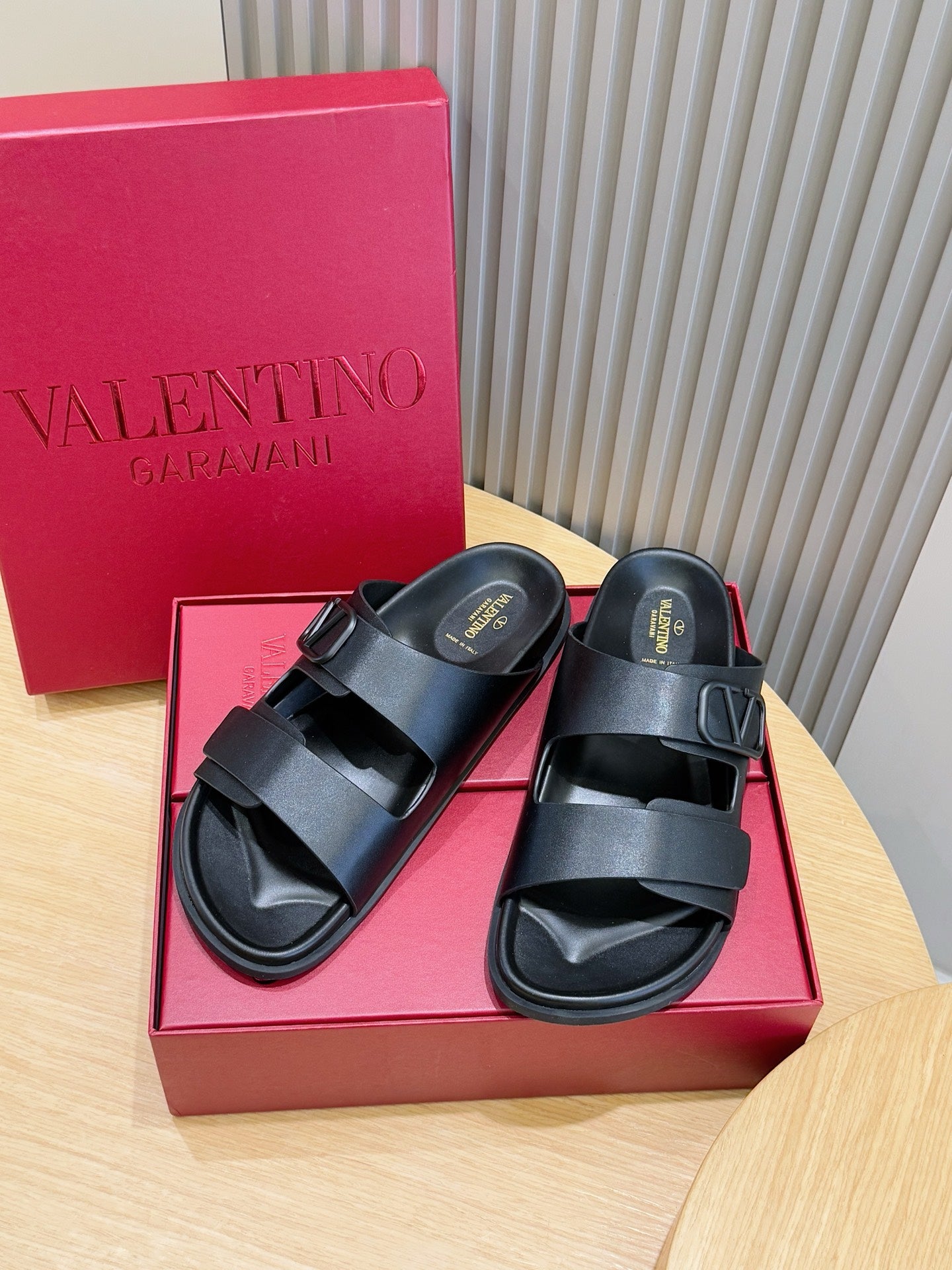 LuxluxHouse Best Quality Sandals Valentino