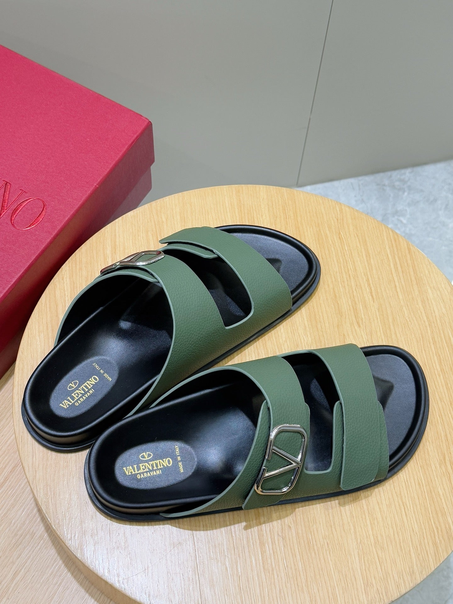 LuxluxHouse Best Quality Sandals Valentino