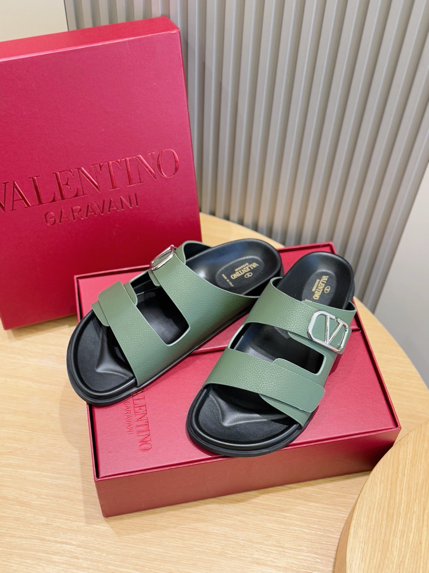 LuxluxHouse Best Quality Sandals Valentino