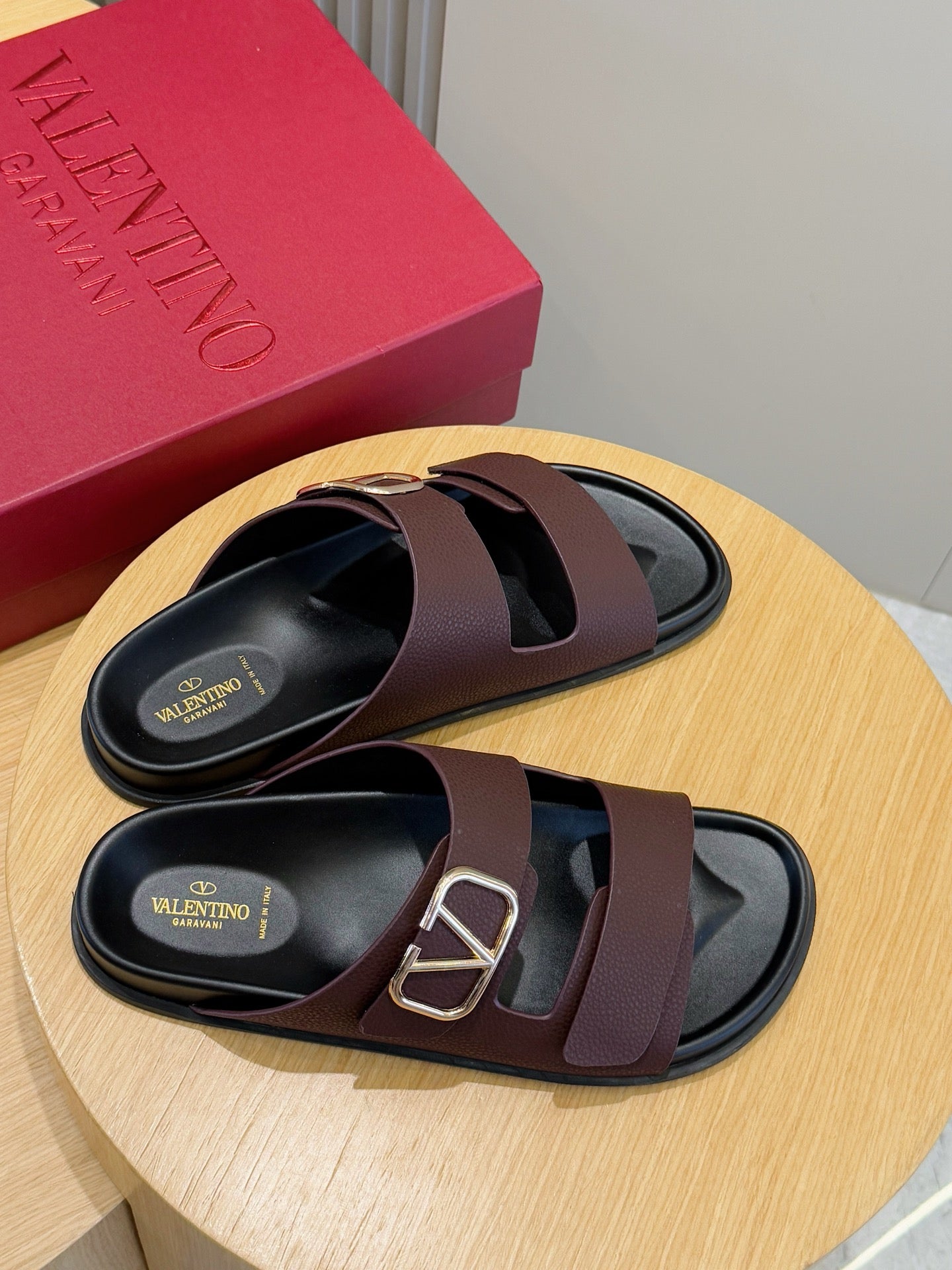 LuxluxHouse Best Quality Sandals Valentino