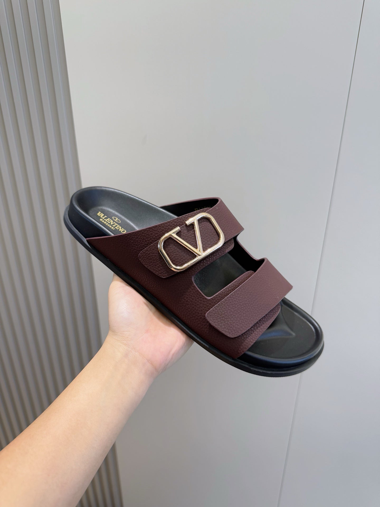 LuxluxHouse Best Quality Sandals Valentino