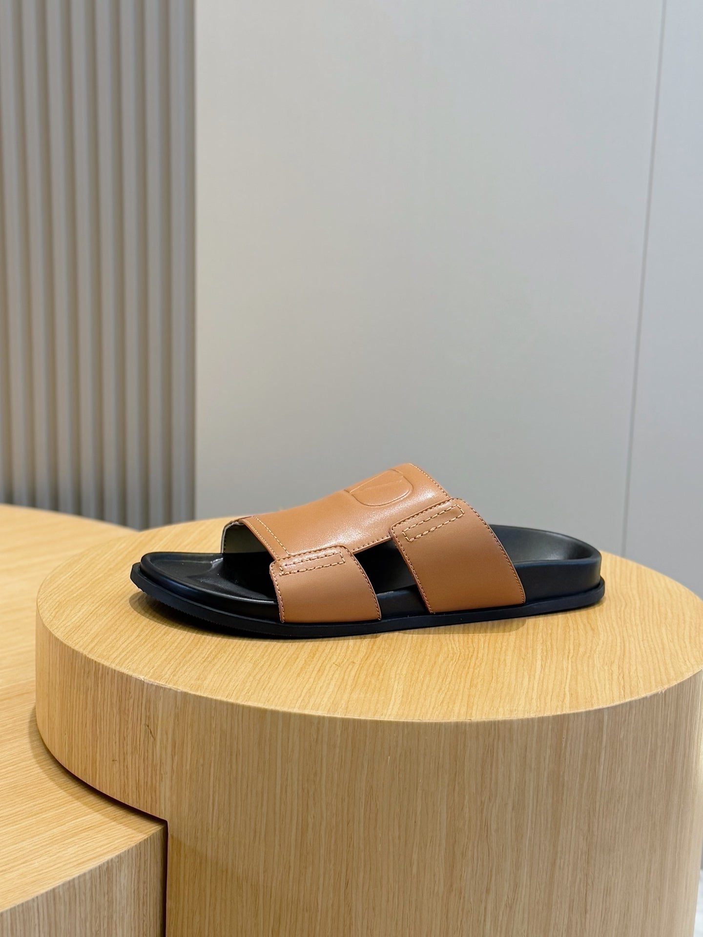 LuxluxHouse Best Quality Sandals Valentino