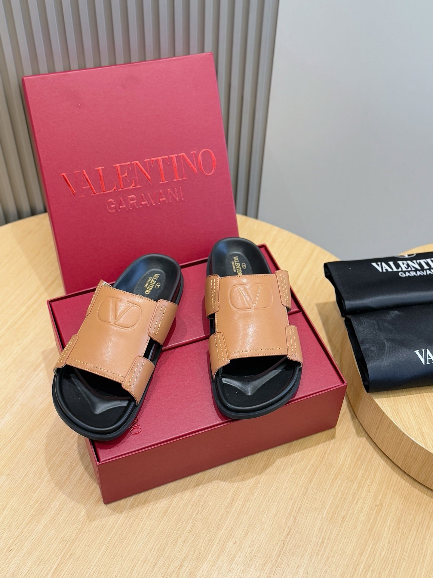 LuxluxHouse Best Quality Sandals Valentino