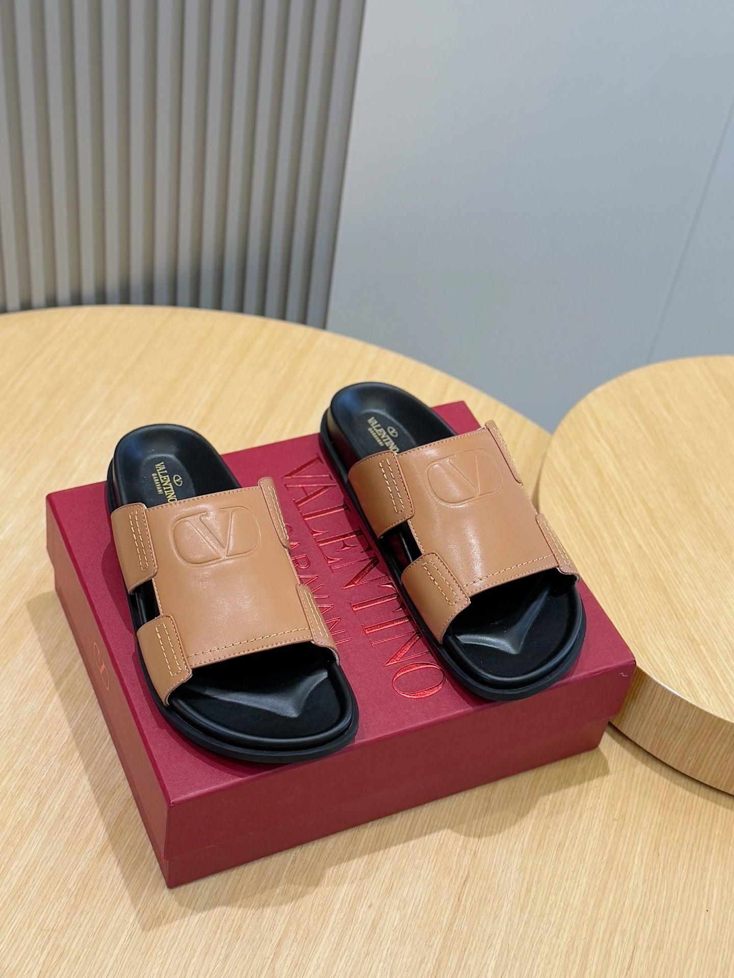 LuxluxHouse Best Quality Sandals Valentino