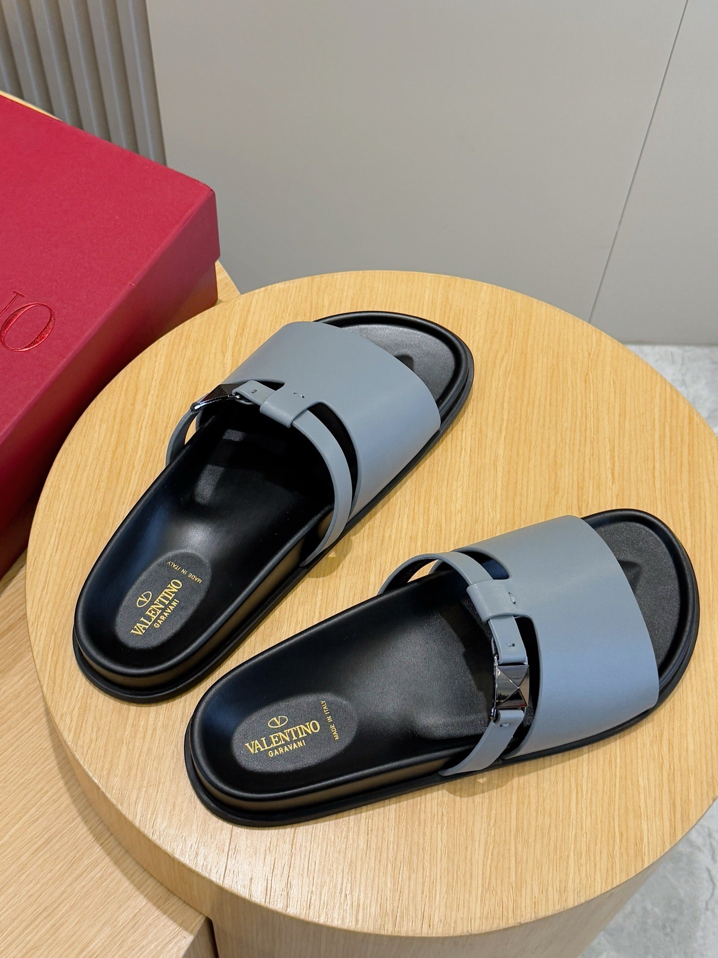 LuxluxHouse Best Quality Sandals Valentino
