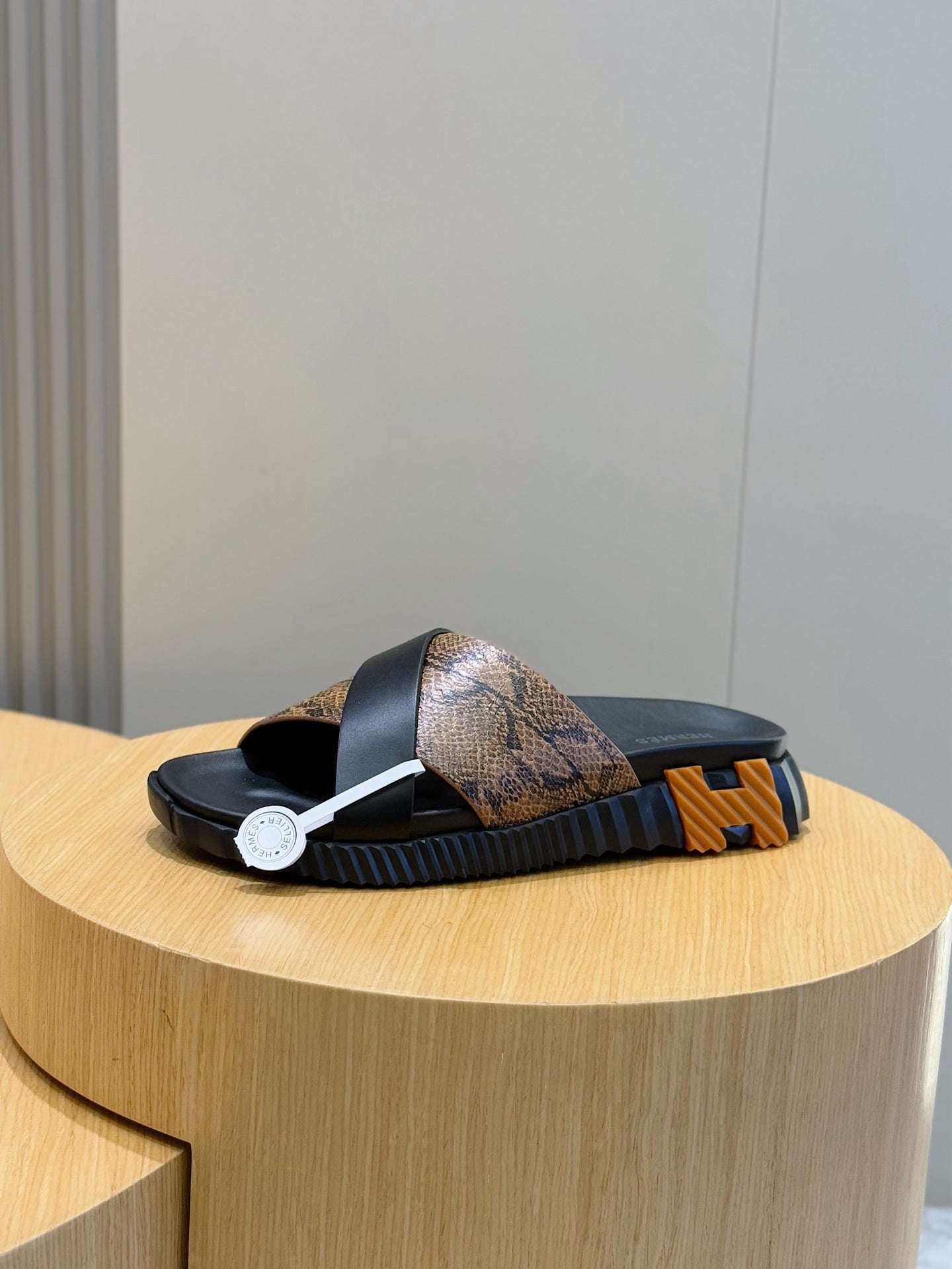 LuxluxHouse Best Quality Sandals Hermes
