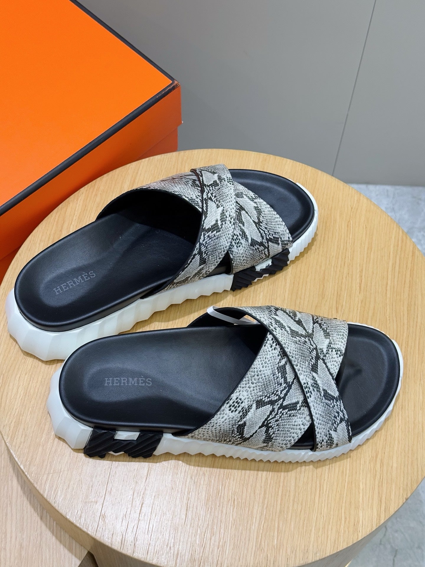 LuxluxHouse Best Quality Sandals Hermes