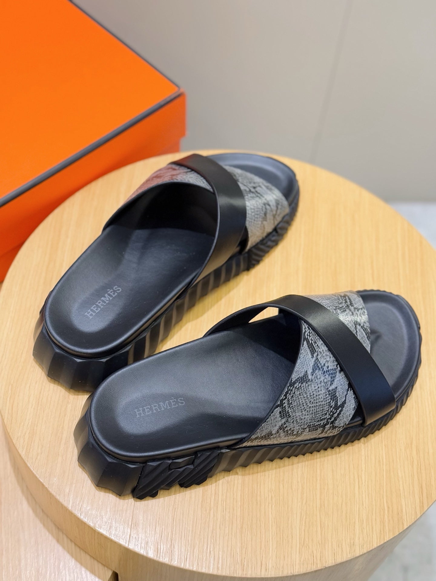 LuxluxHouse Best Quality Sandals Hermes