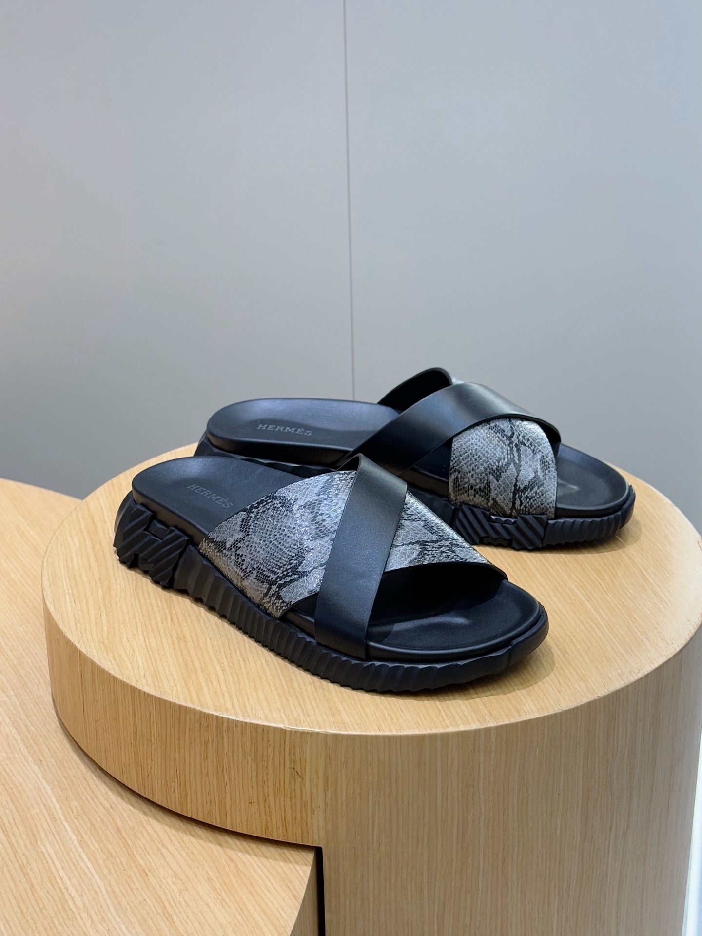 LuxluxHouse Best Quality Sandals Hermes