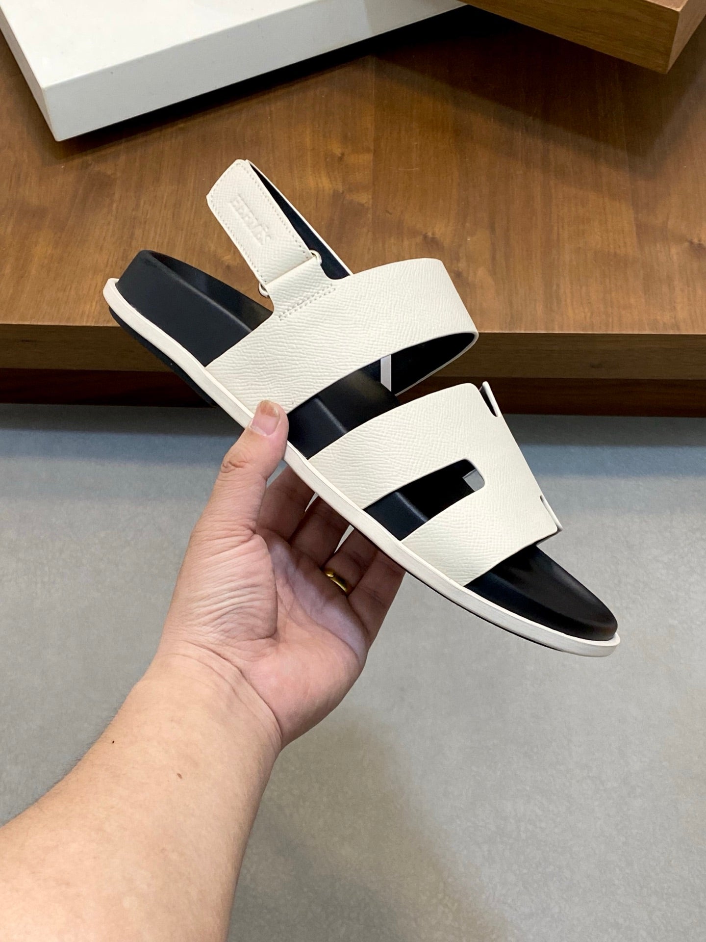 LuxluxHouse Best Quality Sandals Hermes