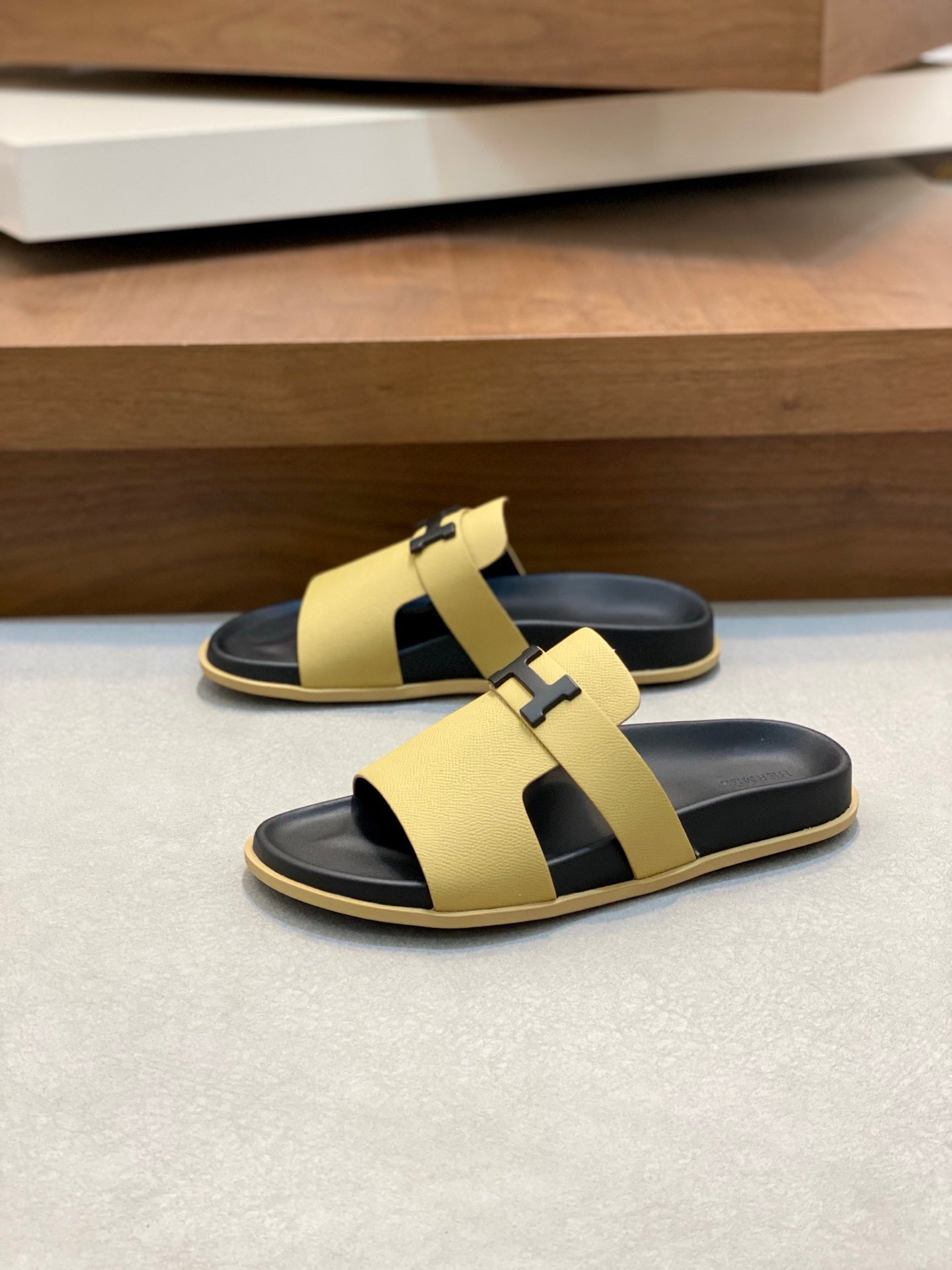 LuxluxHouse Best Quality Sandals Hermes