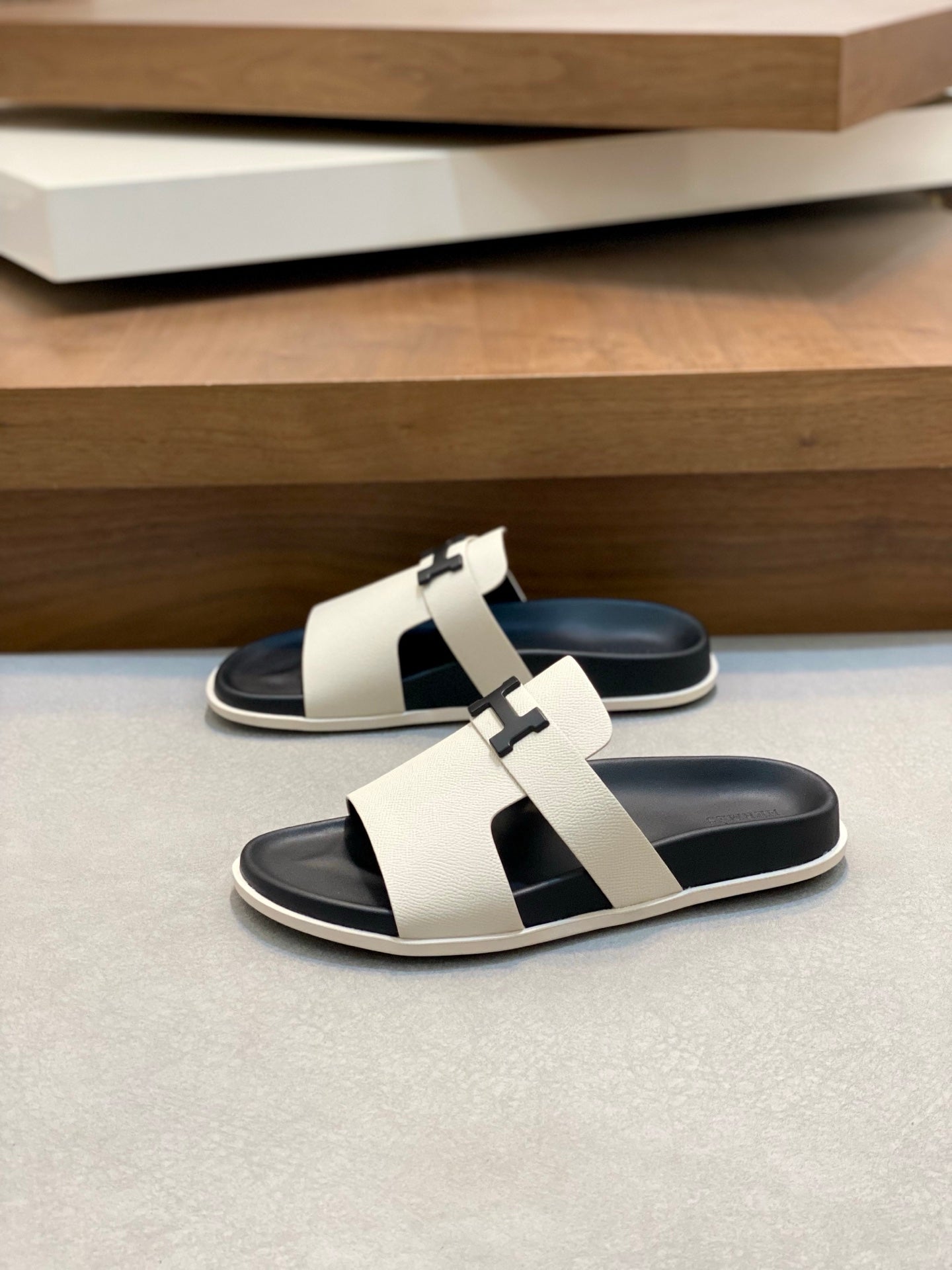 LuxluxHouse Best Quality Sandals Hermes