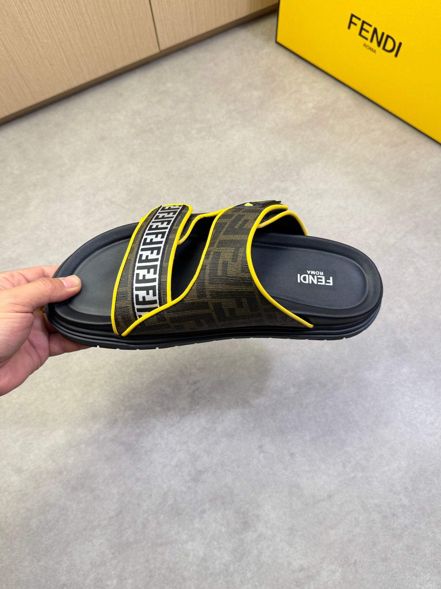 LuxluxHouse Best Quality Sandals Fendi