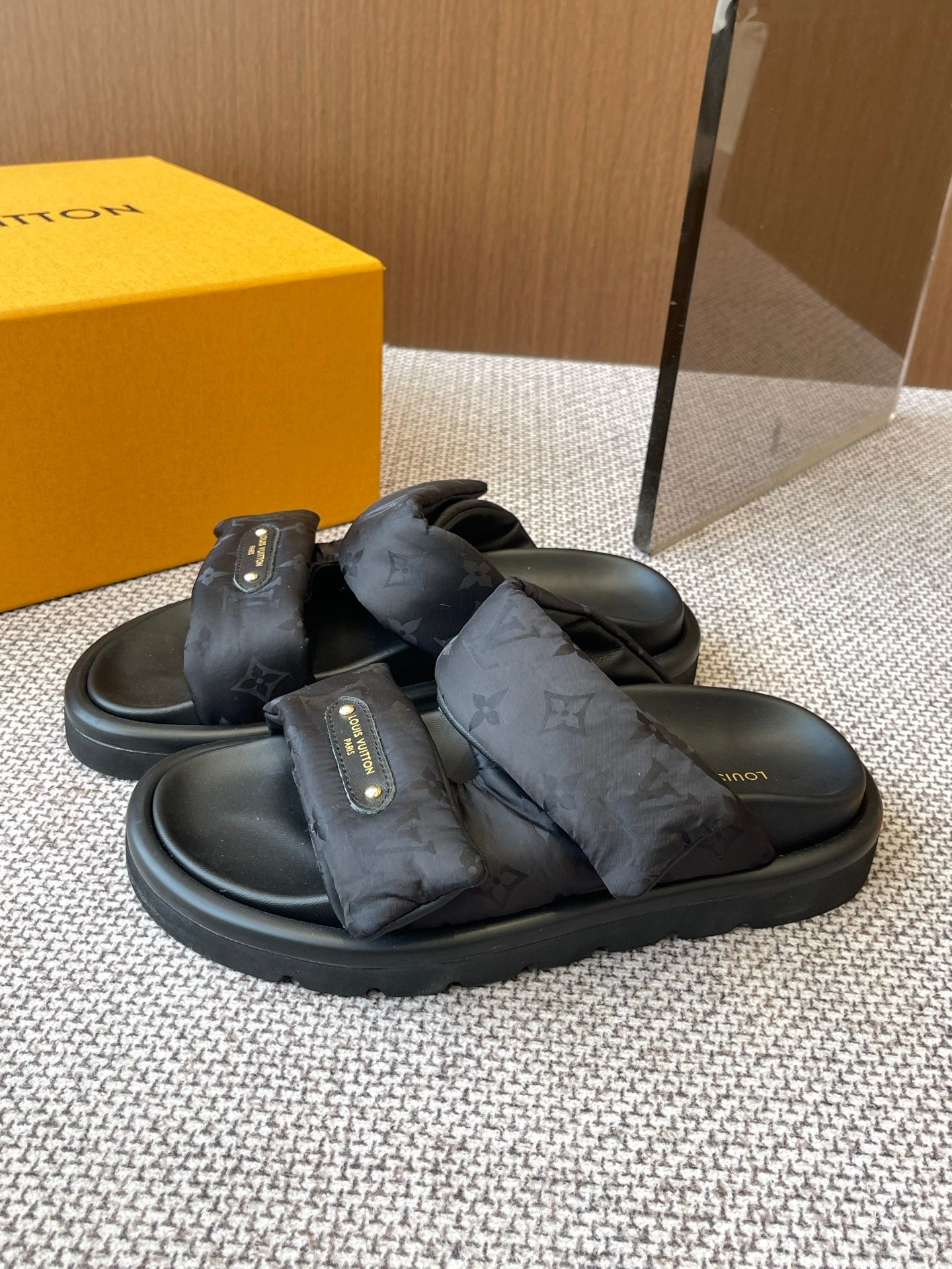 LuxluxHouse Best Quality Women Shoes Louis Vuitton