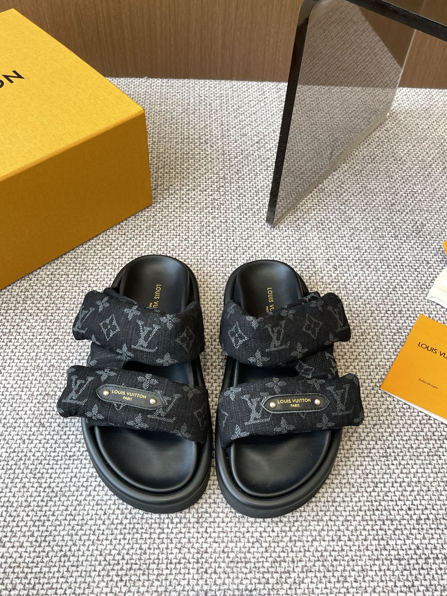 LuxluxHouse Best Quality Women Shoes Louis Vuitton