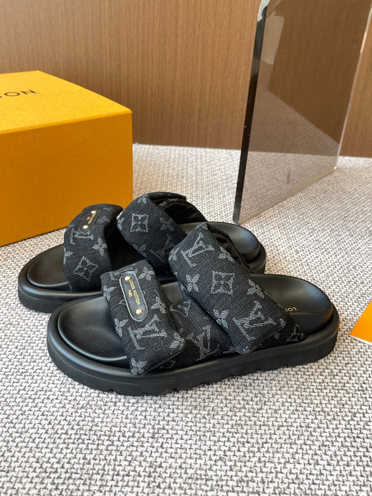 LuxluxHouse Best Quality Women Shoes Louis Vuitton