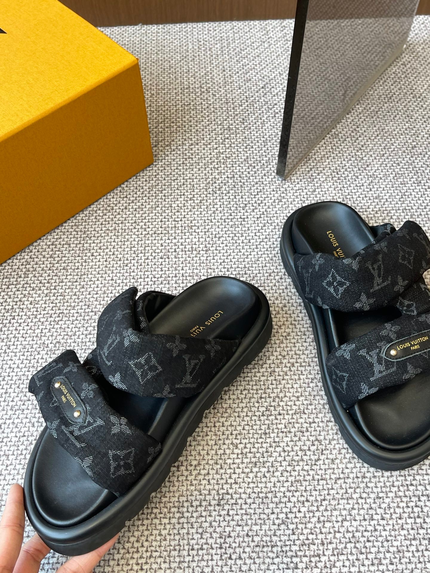 LuxluxHouse Best Quality Women Shoes Louis Vuitton