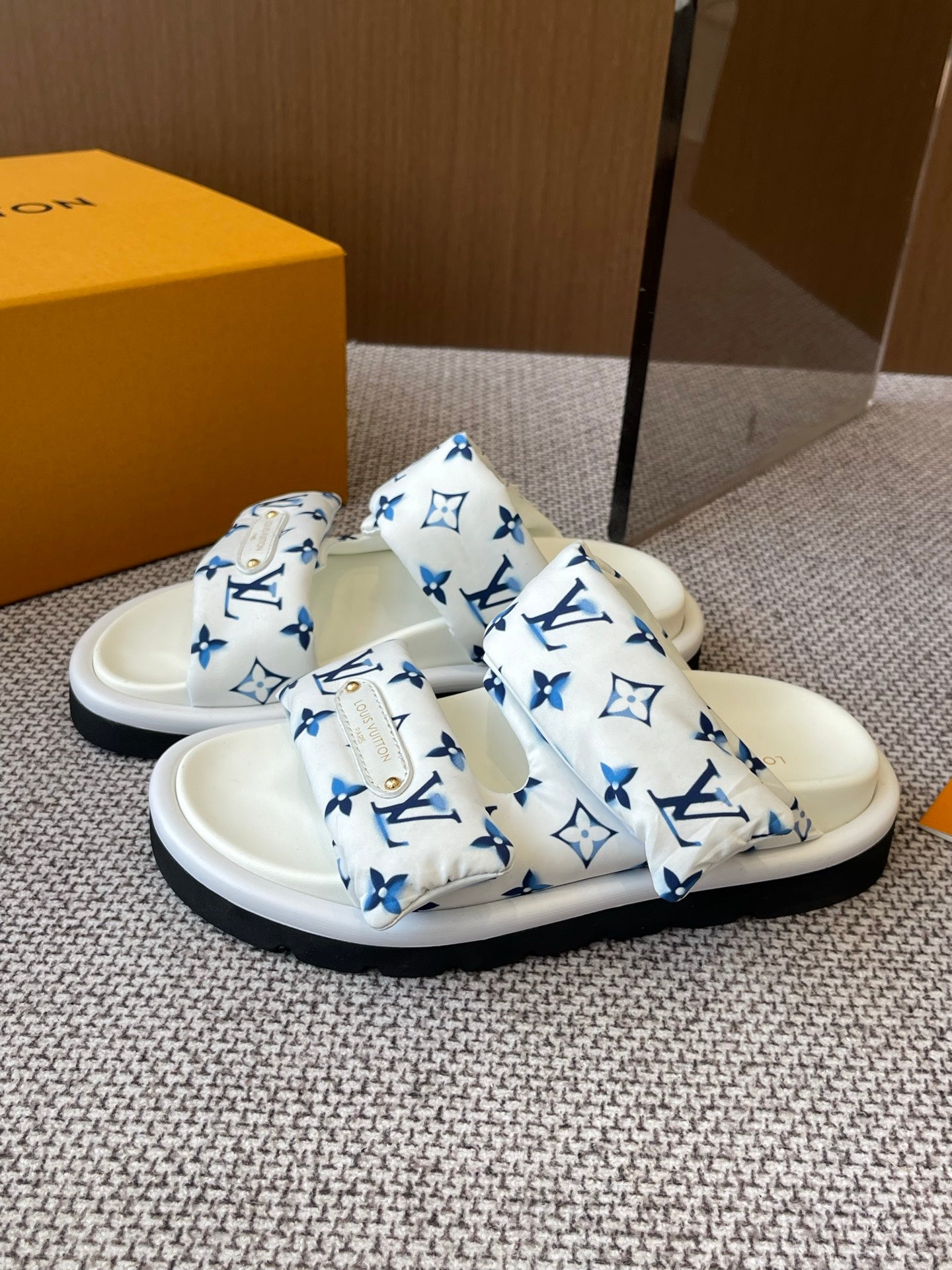 LuxluxHouse Best Quality Women Shoes Louis Vuitton