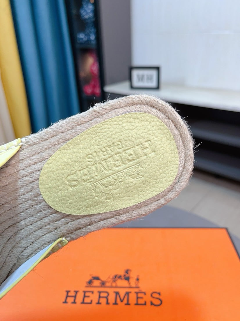 LuxluxHouse Best Quality Sandals Hermes