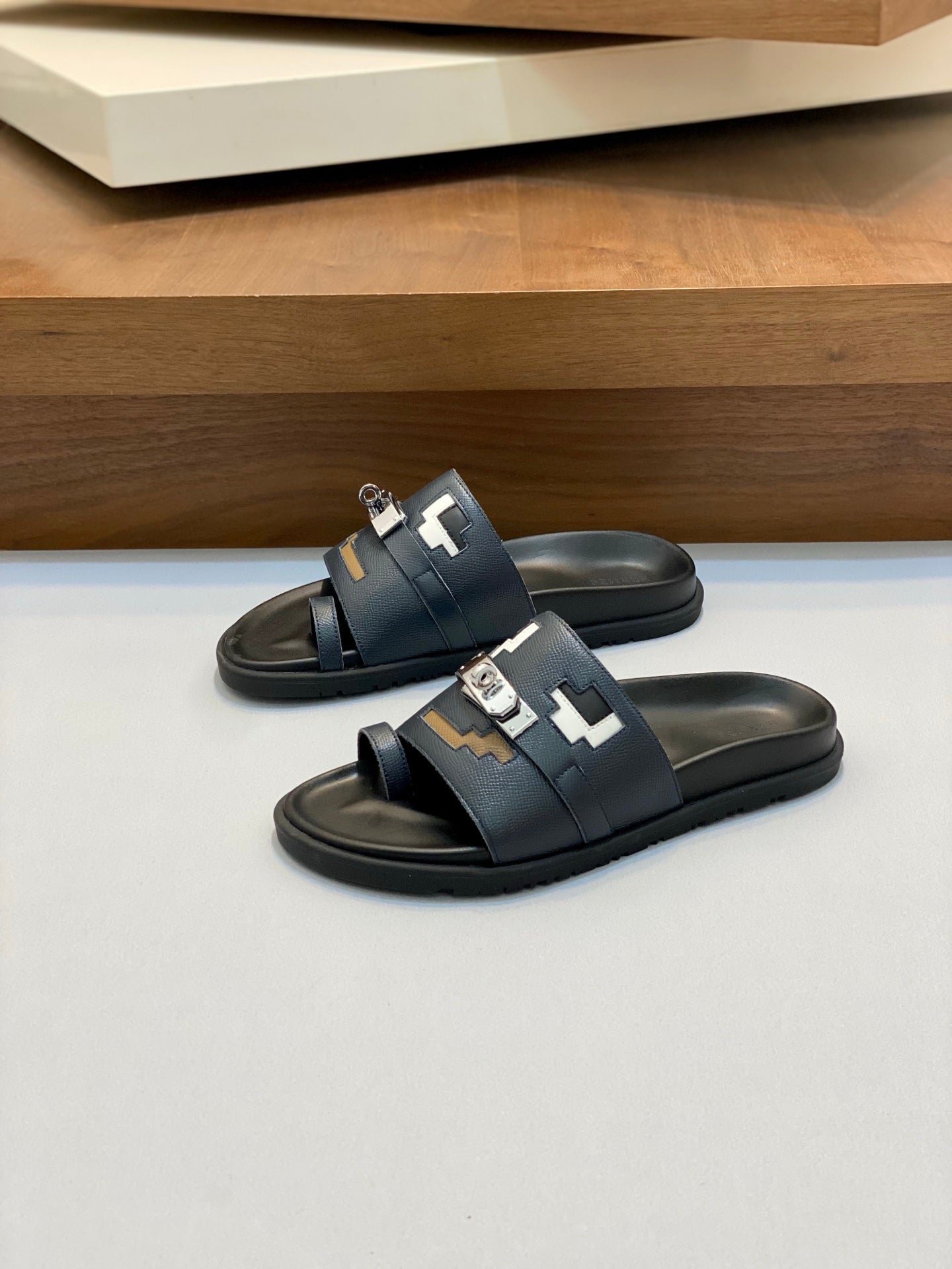 LuxluxHouse Best Quality Sandals Hermes