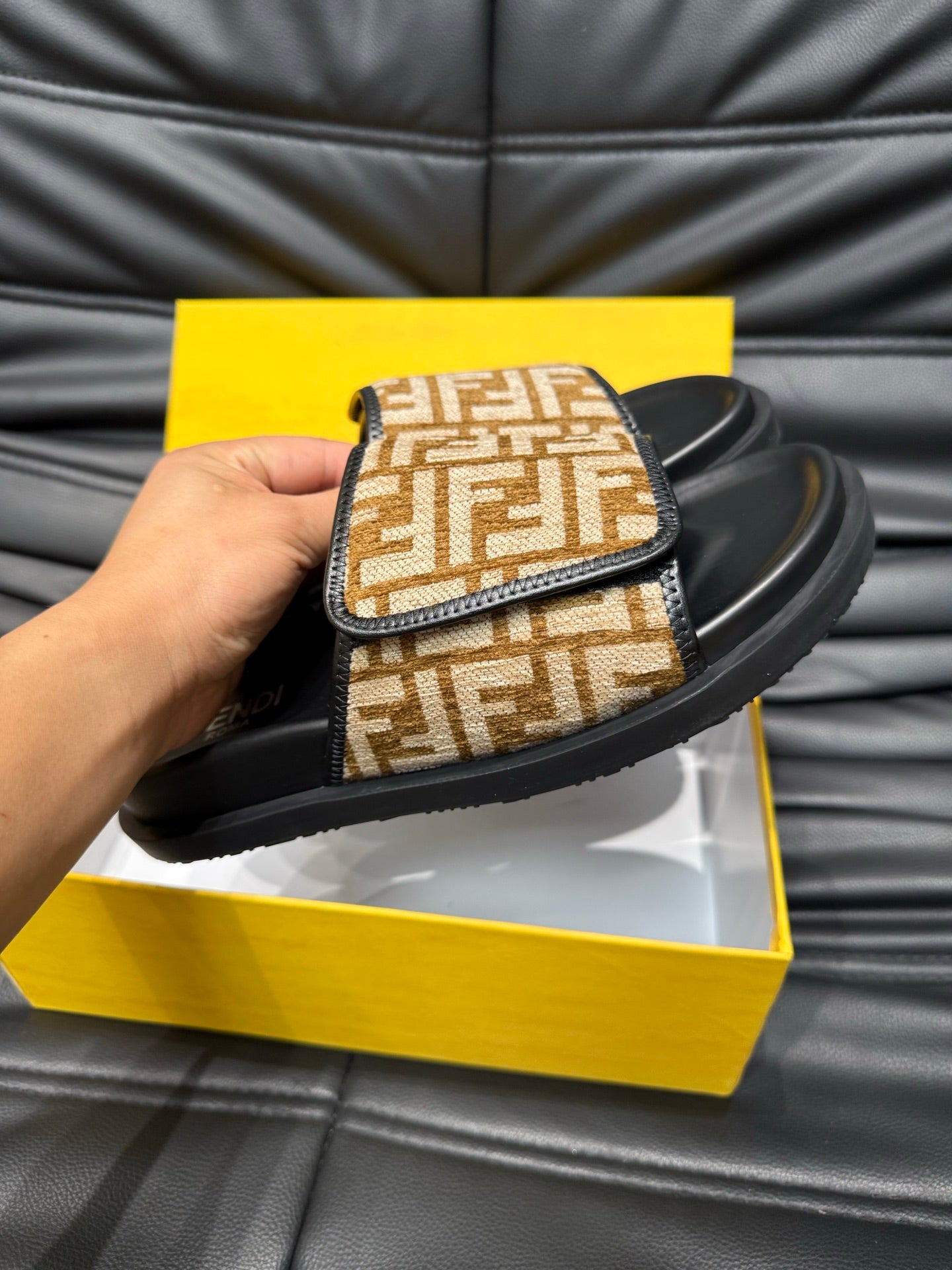 LuxluxHouse Best Quality Sandals Fendi