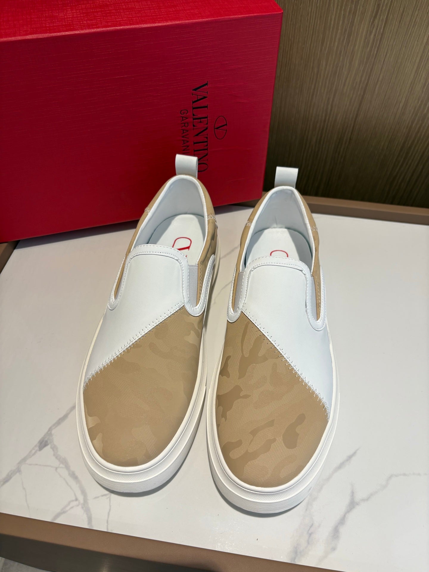 LuxluxHouse Best Quality Shoes Valentino