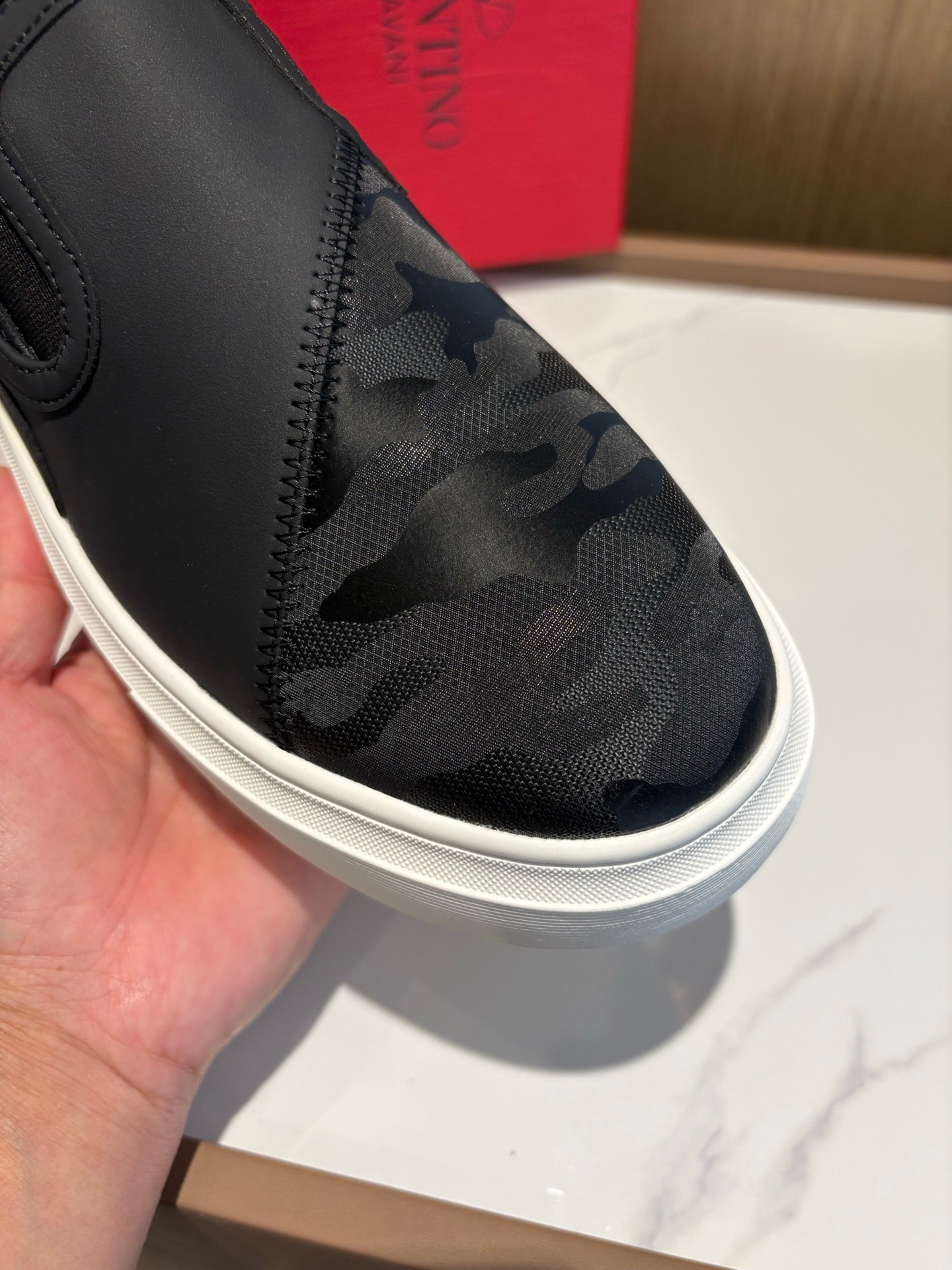 LuxluxHouse Best Quality Shoes Valentino