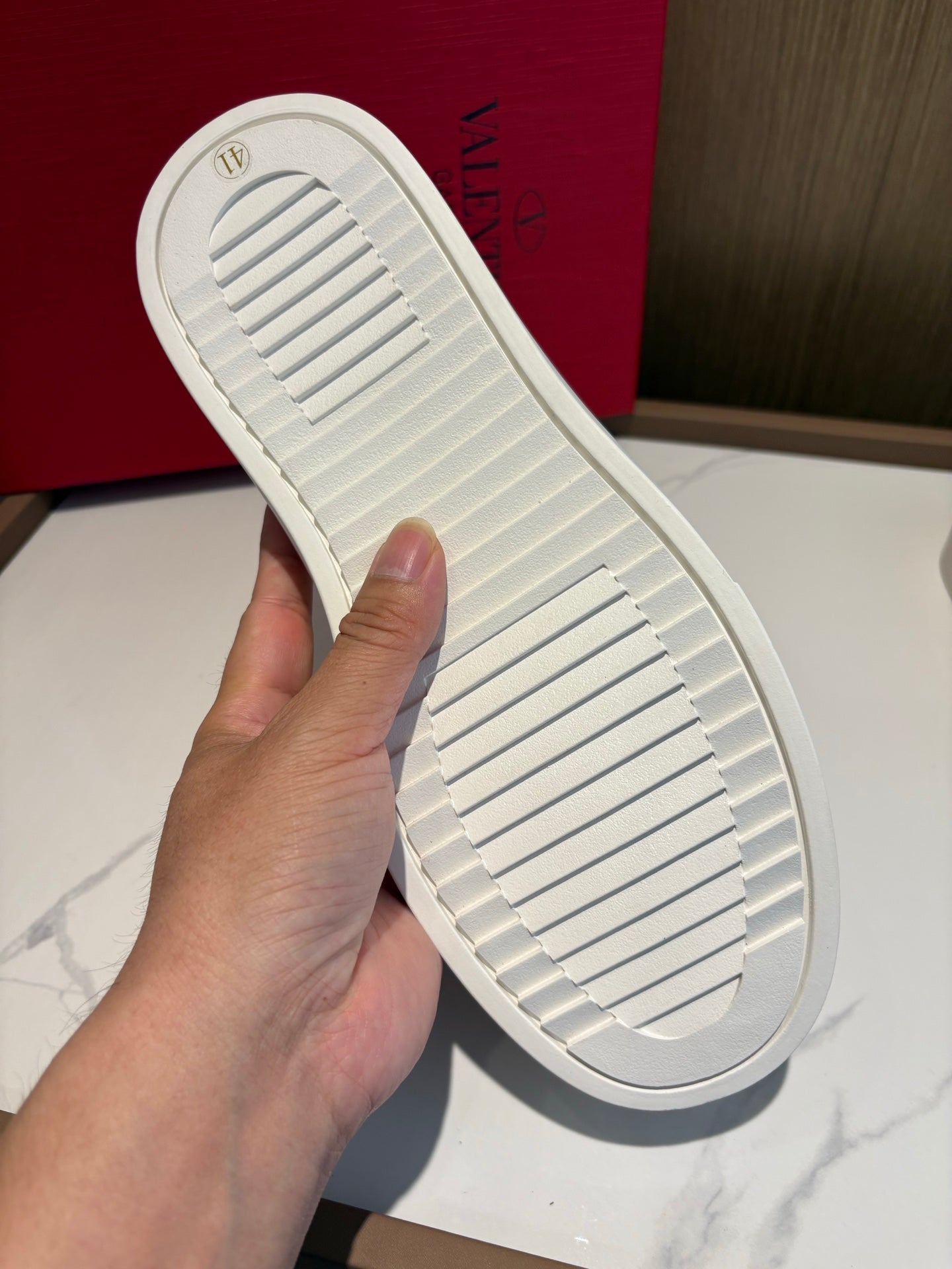 LuxluxHouse Best Quality Shoes Valentino